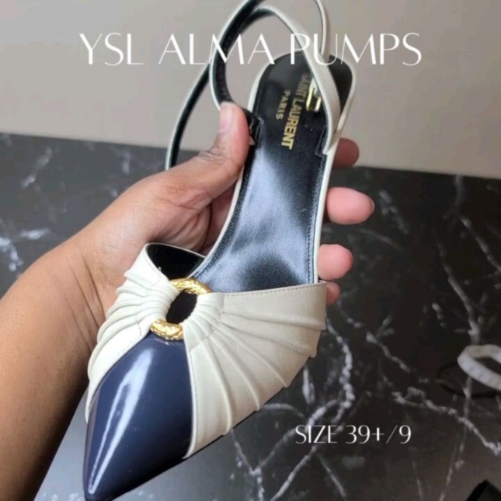 Back to a little thrifting! ❤️
 YSL Alma 95 Ring Pumps! 
Size 39 IT/ 9 US
Available at ularamoon.com, Poshmark, Mercari, depop,  and eBay!
See listing for more details