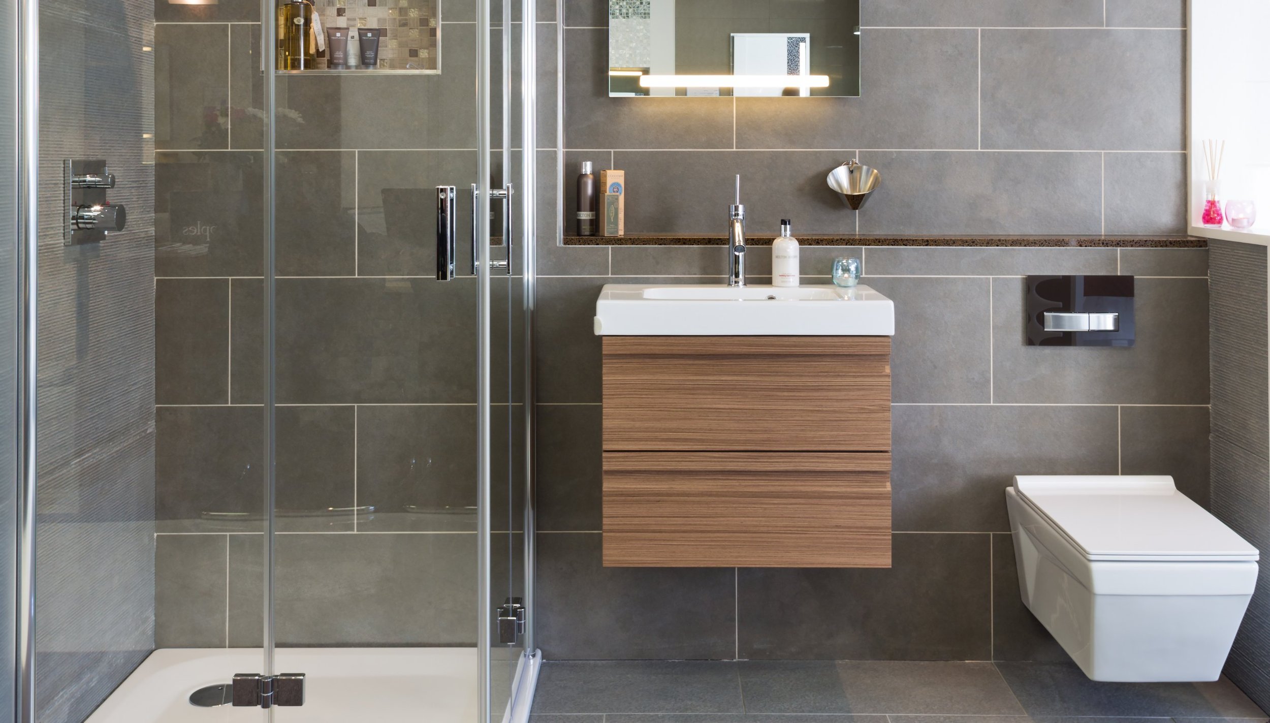 A bathroom design sample by Ripples Harpenden Showroom Designers