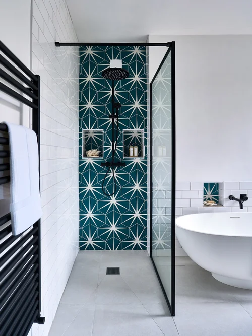 Bathroom Design: Bold London Bathroom with Lilypad Tiles