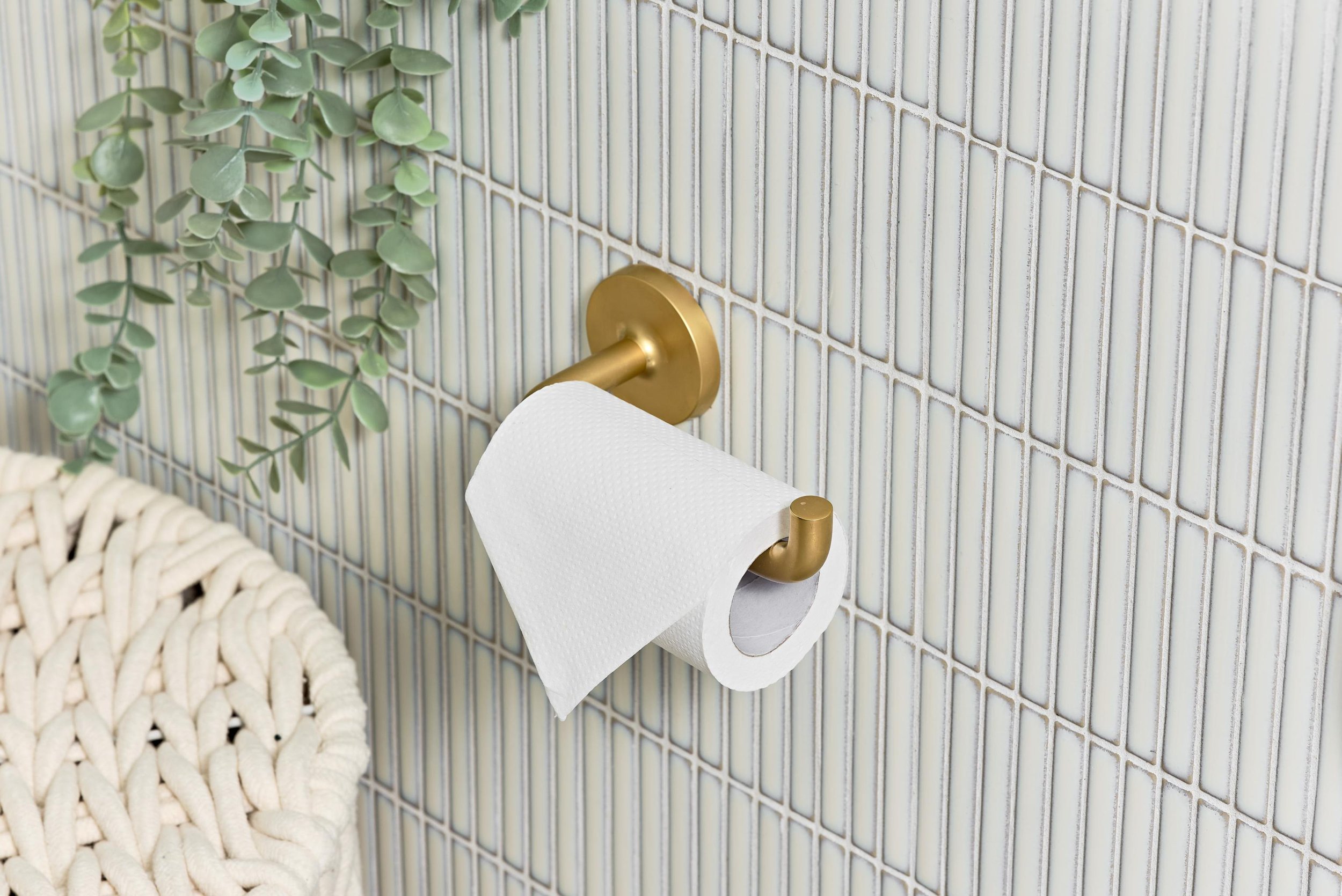 gold-toilet-roll-holder.jpg