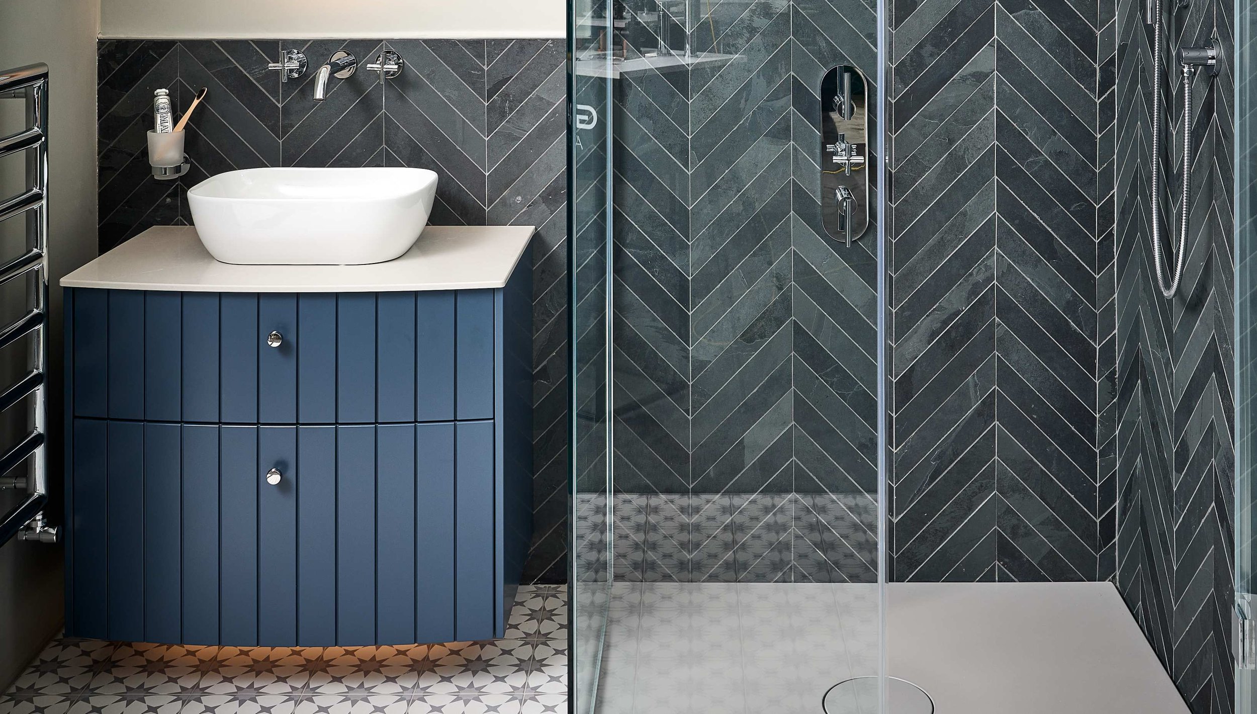 ripples-nottingham-display-with-blue-fluted-vanity-unit.jpg