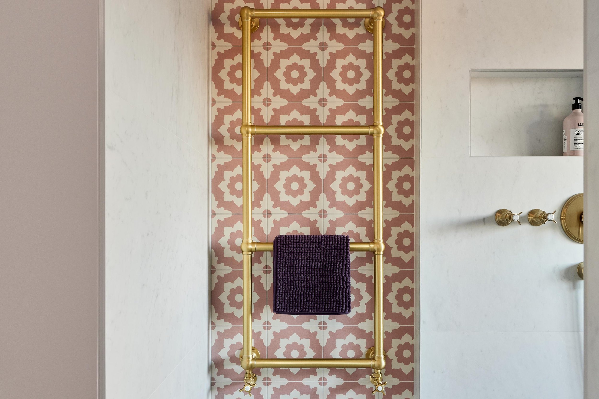 ripples-bathroom-with-brushed-gold-furniture-towel-holder.jpg