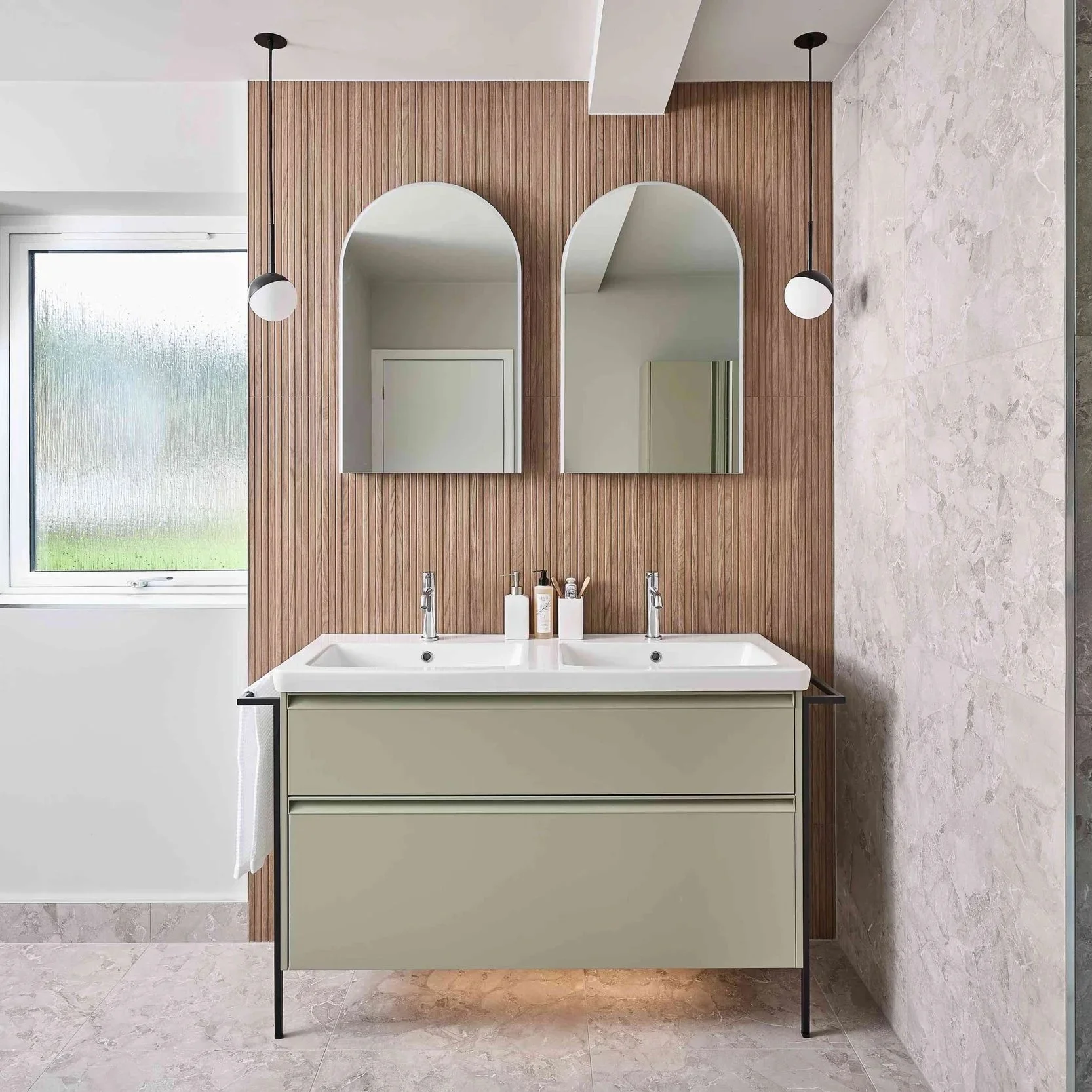 Bathroom Décor: The Trends We Can’t Stop Thinking About this Spring