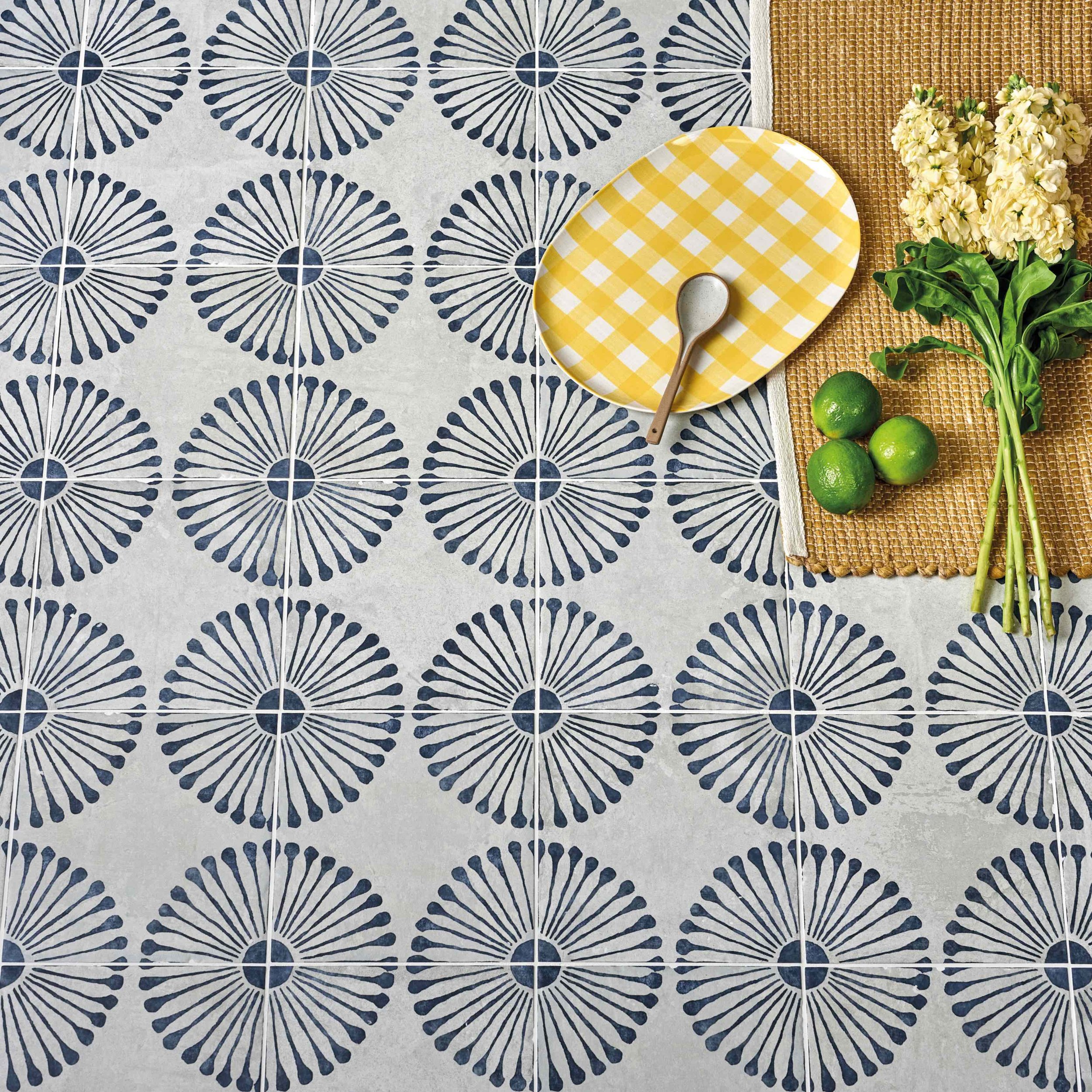 Blue decorative bathroom tile