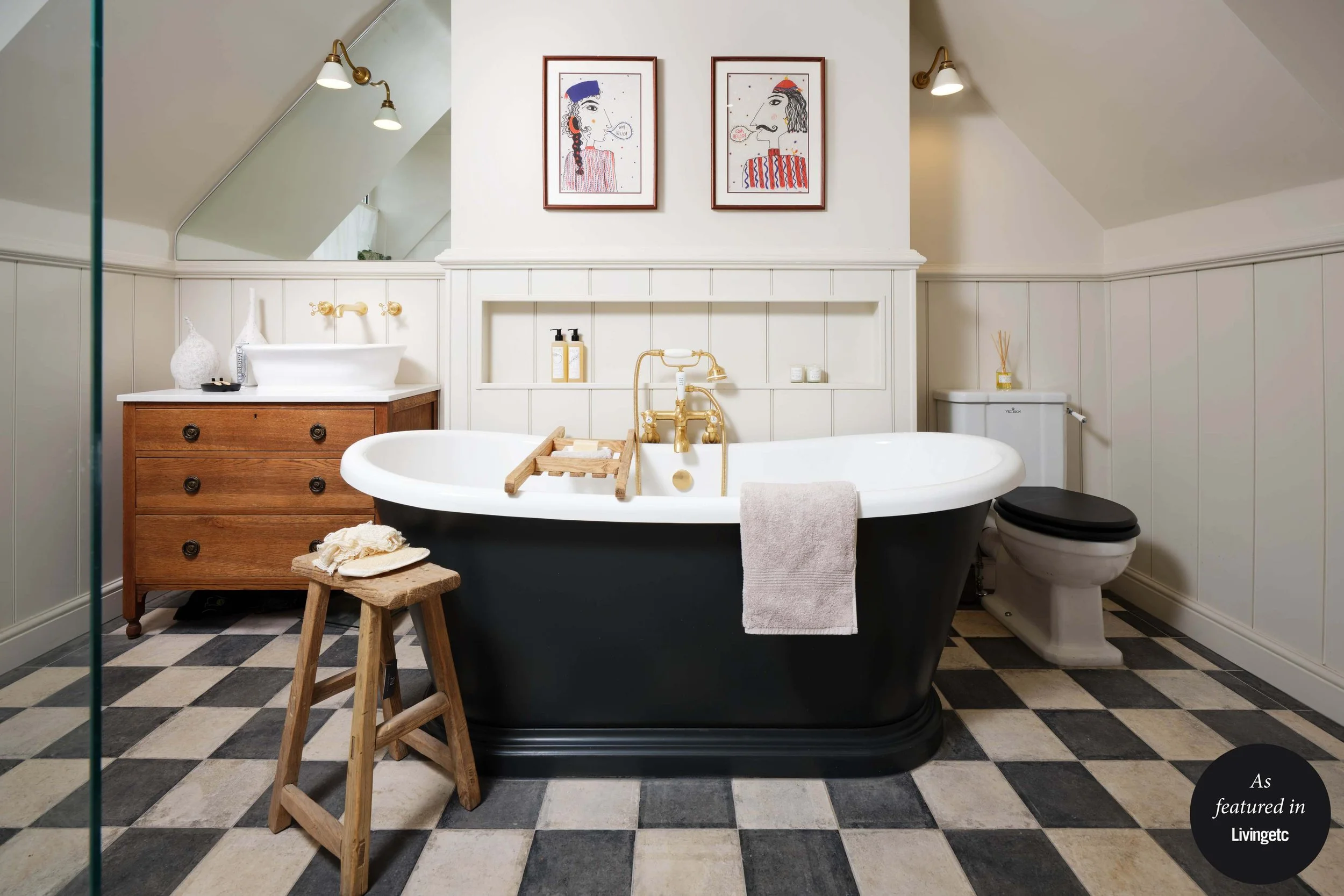 Bathroom Design: A Classic and Cosy Cottage Bathroom