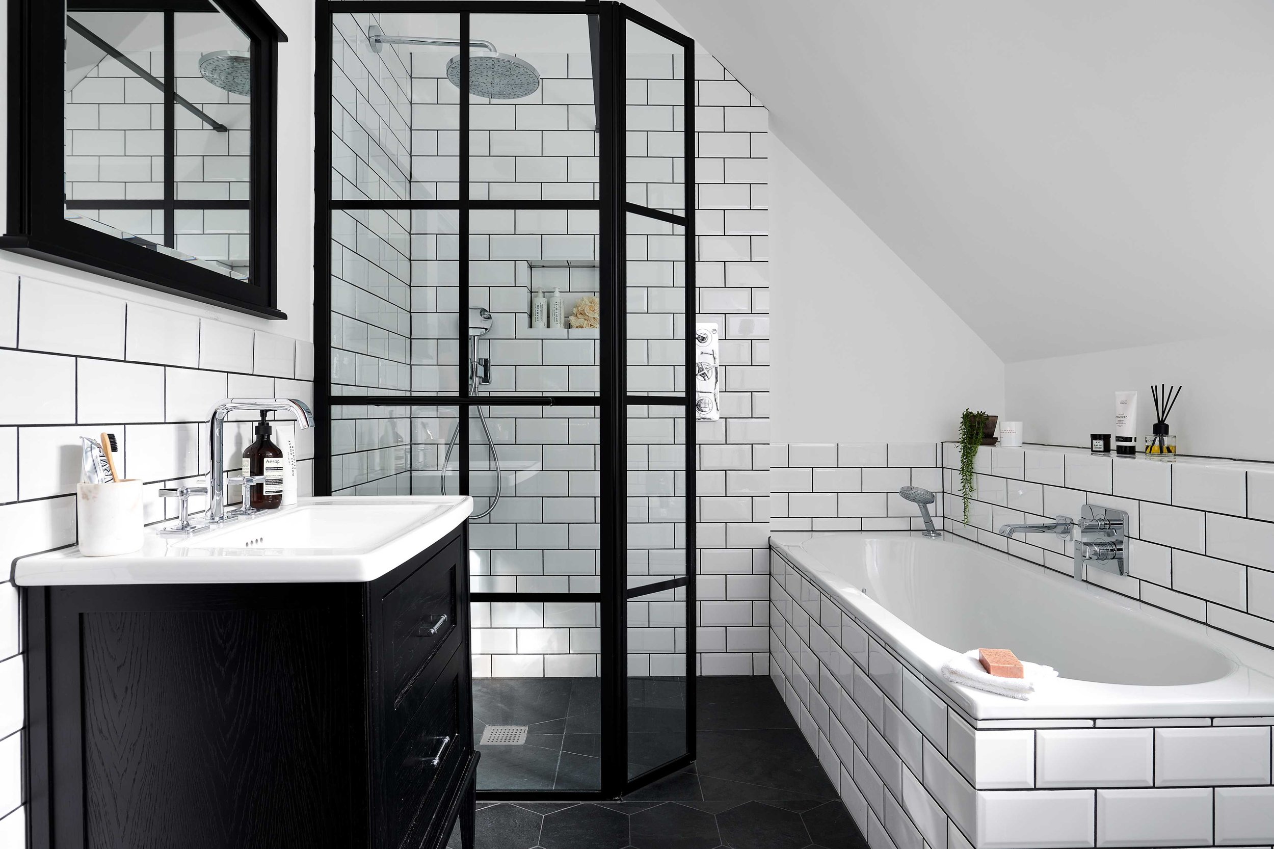 R. Wilson Bathrooms | Bathroom Suite Hedge End | Plumbers | R. Wilson  Bathrooms Ltd