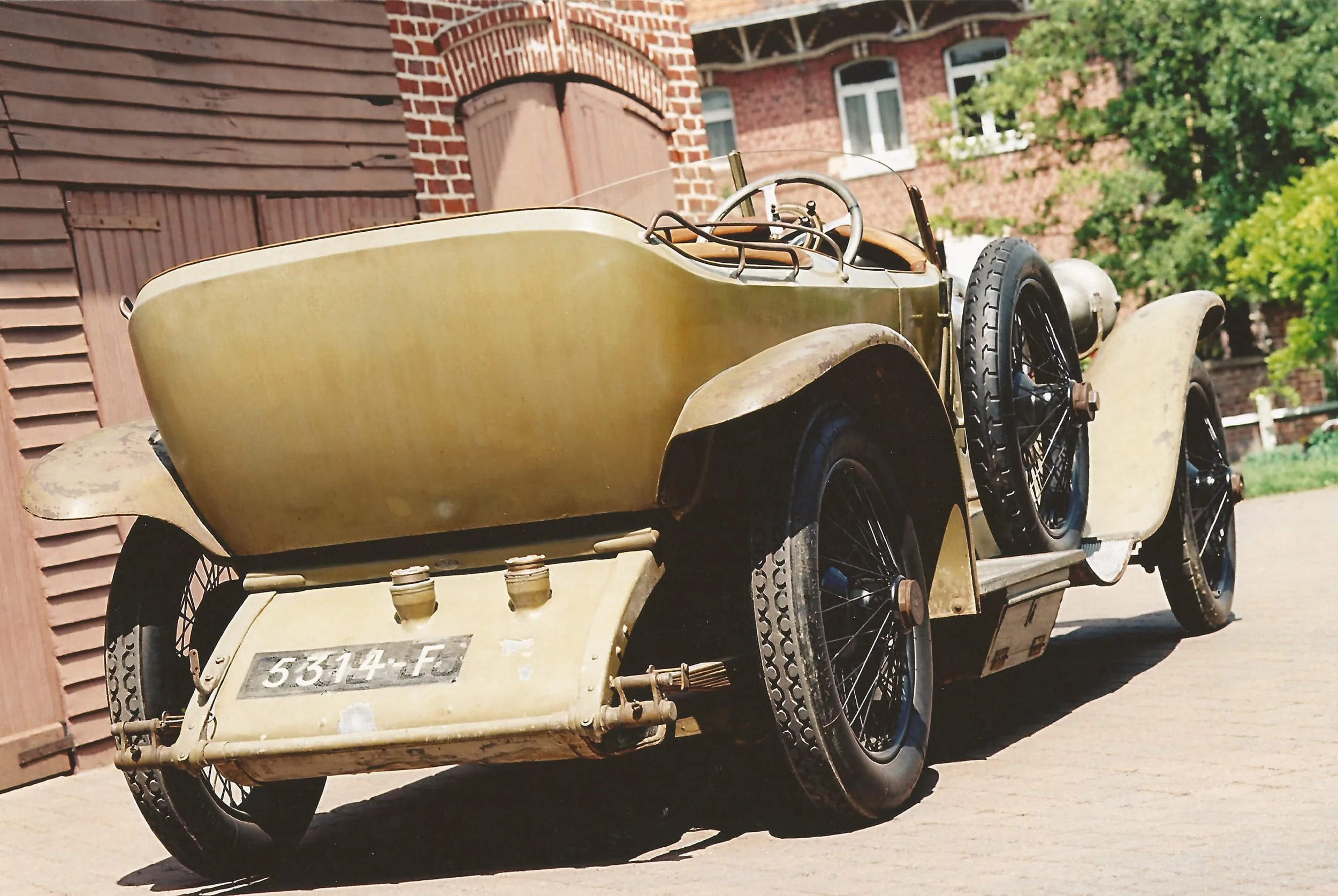 Line Not Obsured By Soft Top.jpg