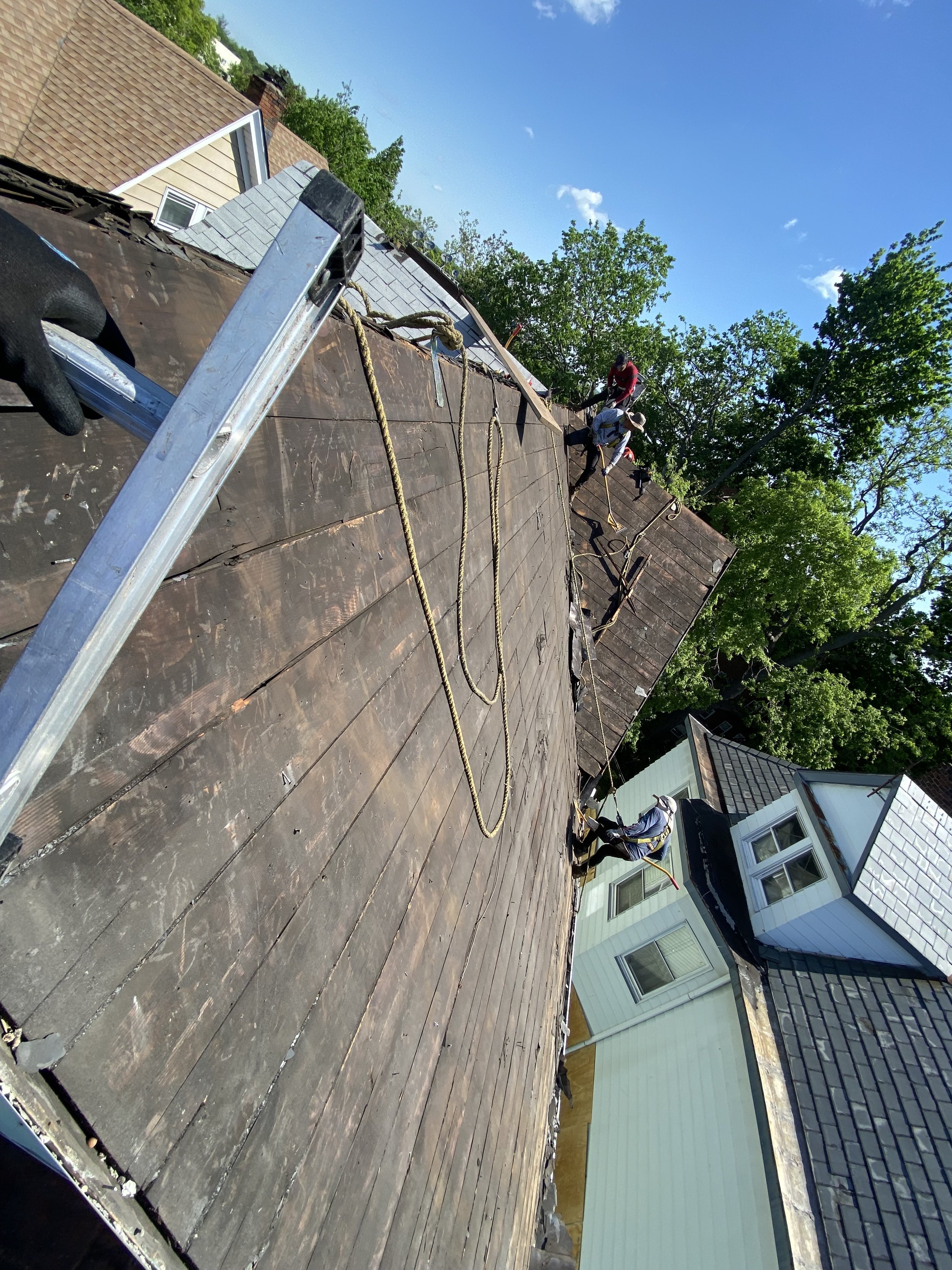 DIY Roof Replacement vs. Professional Roofing Replacement