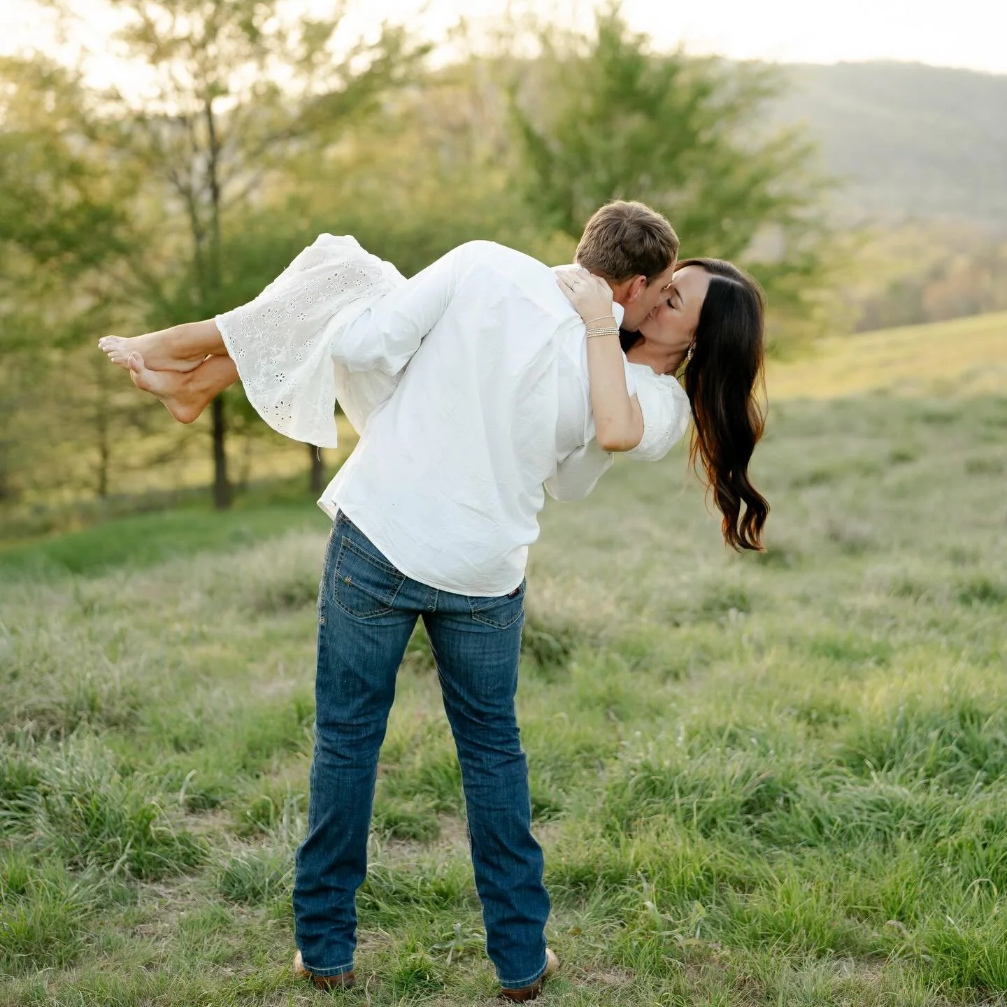 A perfect sunset engagement session with Grant + Lauren 🤍