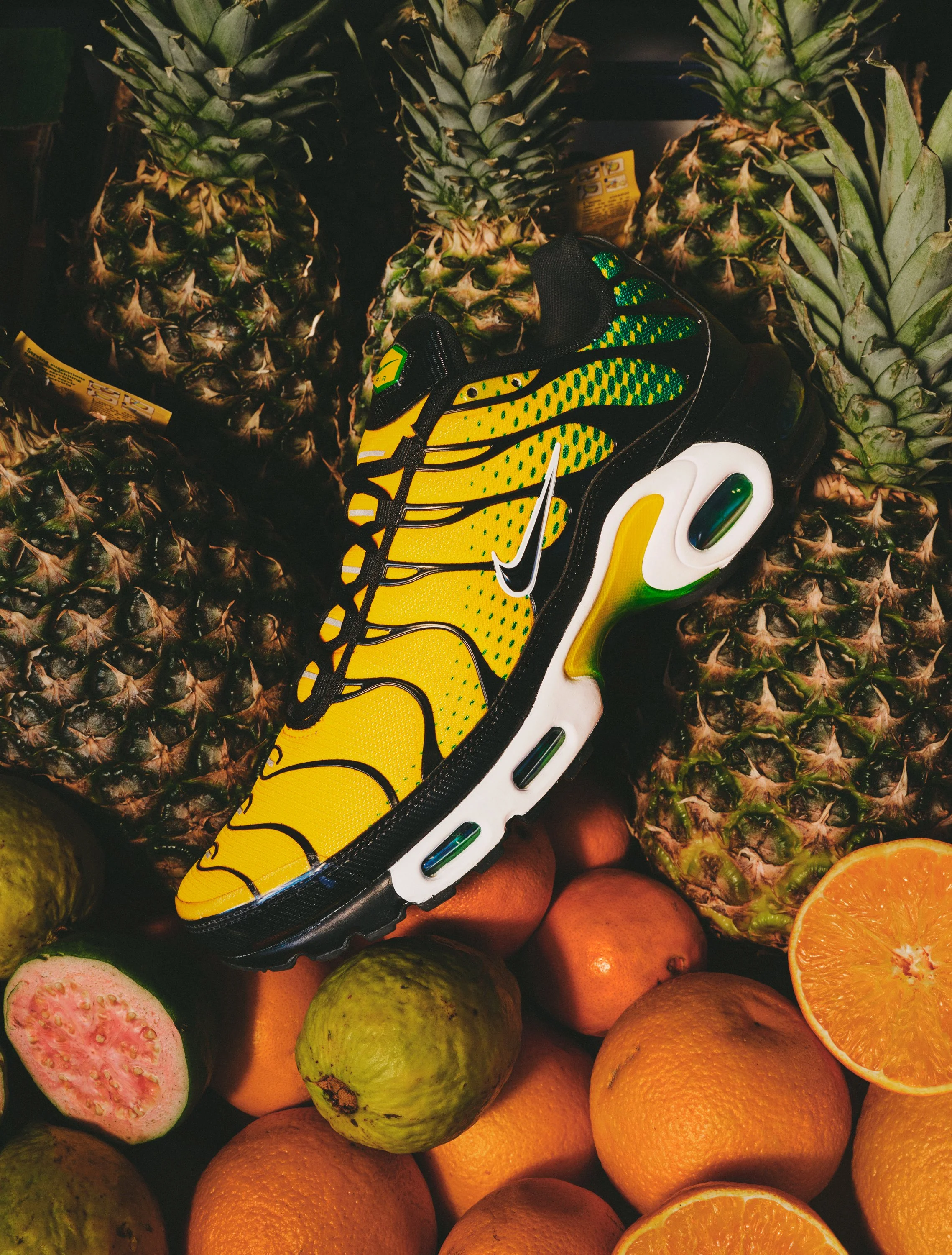 IMAGINE_250310_NIKE_TNxFOOTLOCKER_JOGA_BONITO_IL_ShopFront_Products_0007_sRGB_F1.jpg