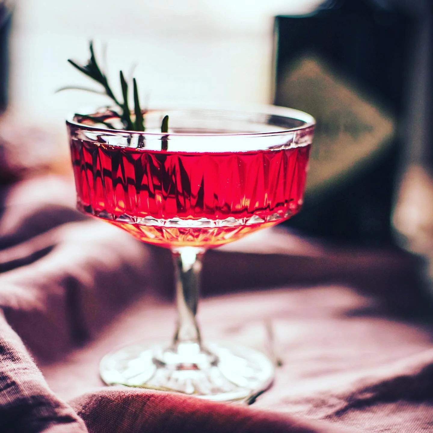 “When the workin' day is done
Oh girls, they wanna have fun…”
Oh, Yeah! we all deserve to have some fun!
Have a great weekend.
O si! meritiamo tutti di divertirci un po'!
Buon weekend!
Simplicty #mymoodymonday
Hosted by @slow.fo