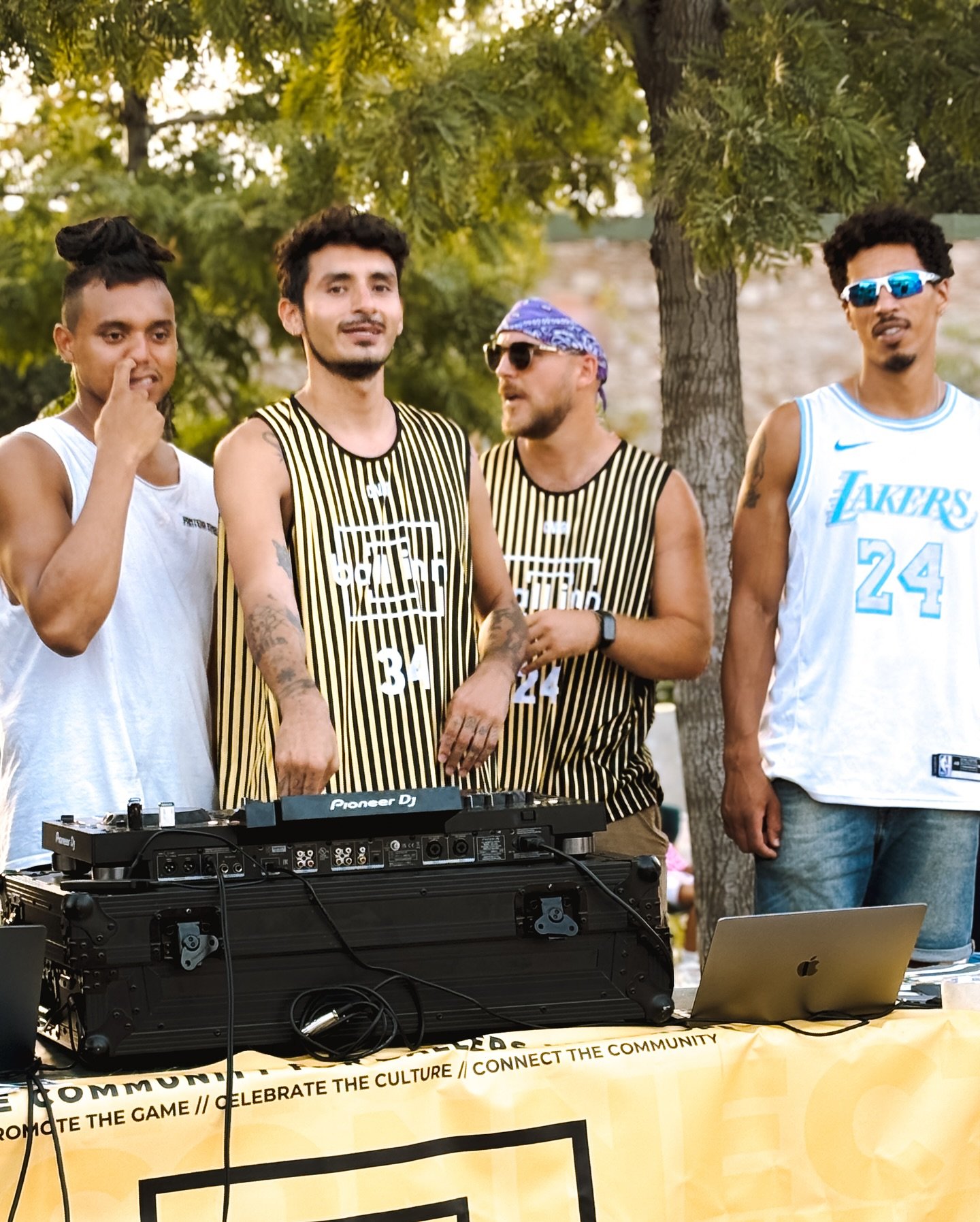 Look at us 🤩😌 #tbt to our events of the past year! It wouldn&rsquo;t be possible WITHOUT YOU 💛🫂 Let&rsquo;s see what we can do next year! 🔥🏀📈

#ballinn #basketball #basket #throwback #throwbackthursday #photography #baloncesto #ballislife #eve