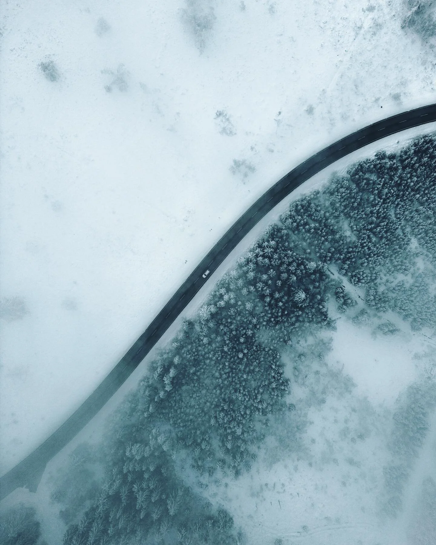 Top down Blackforest Road

#blackforestgermany #winterroadtrip #winterforest #snowforest #overtheclouds #cloudview #topdowndroneshots