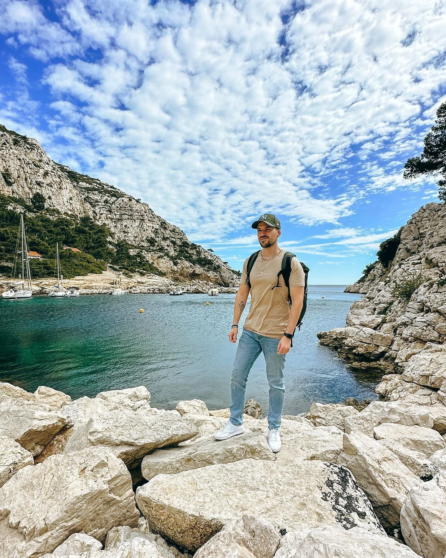 Just some Impressions of Marseille, shot and edited on phone.
Still got my camera with me but those shots will follow anytime soon.
Maybe some presets for phone editing will be in the making soon 🙃

#marseillecity #marseille #cotedazurfrance #visitm