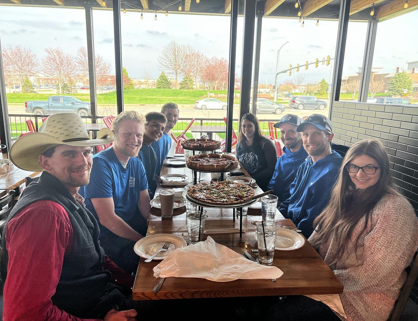 Employee appreciation dinner with some of our favorite people (minus Cassie) 🥳

Welcoming our new employees Dave, Tyler, and David and celebrating Timothy for his upcoming graduation!!