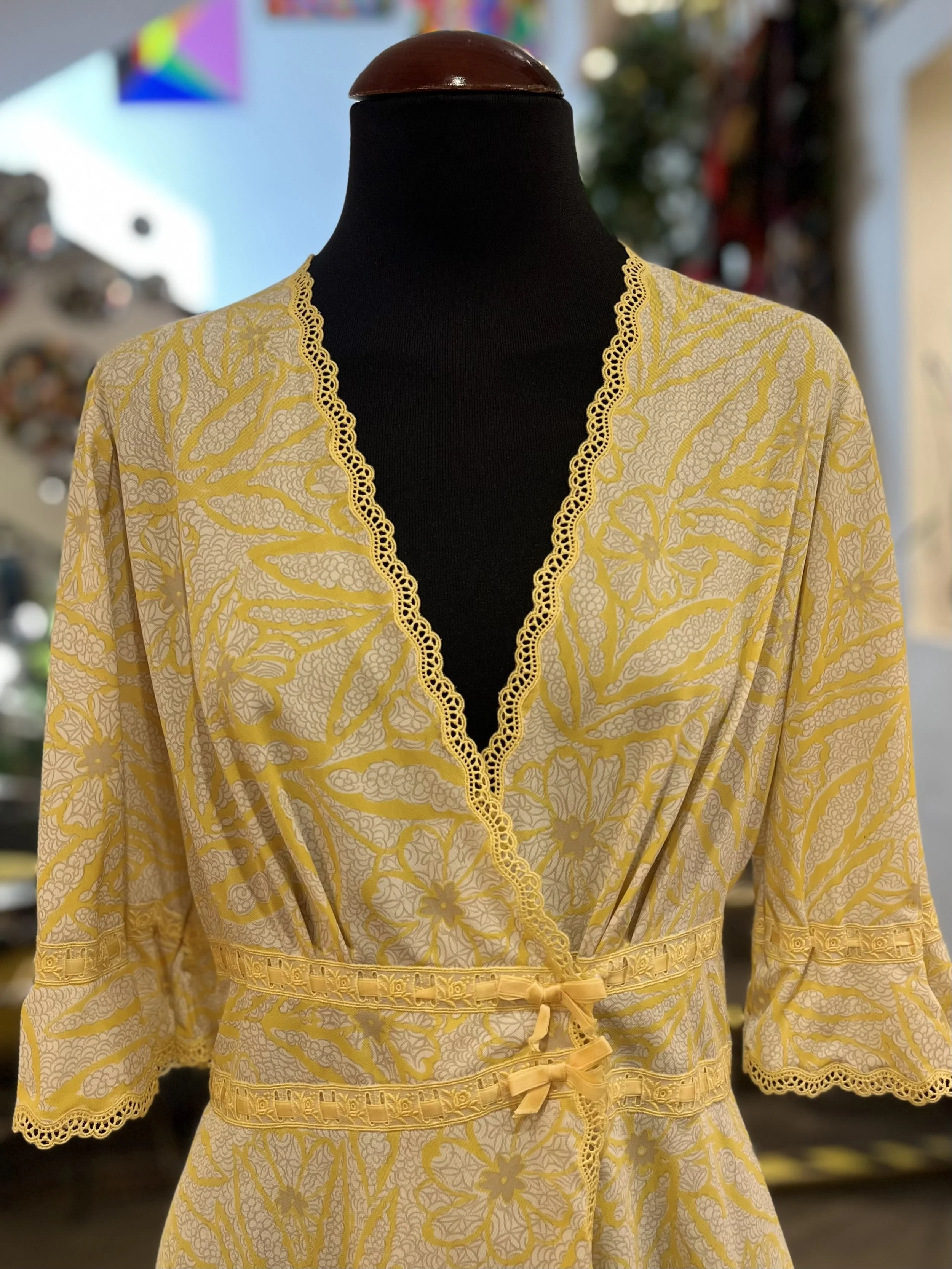 Vestido lencero vintage de Ariana made in italy años 70 en tonos pastel amarillo