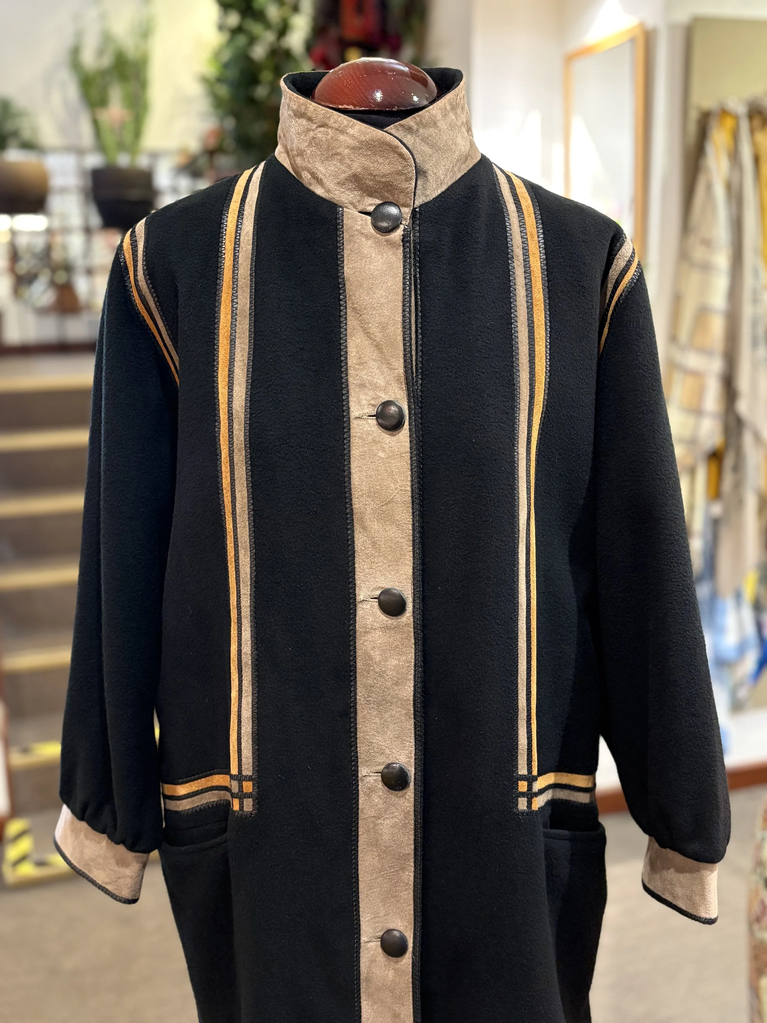 Abrigo vintage de Philippe Vallereuil para Henri Barrau de cashmere y lana con piel de cordero made in france años 80