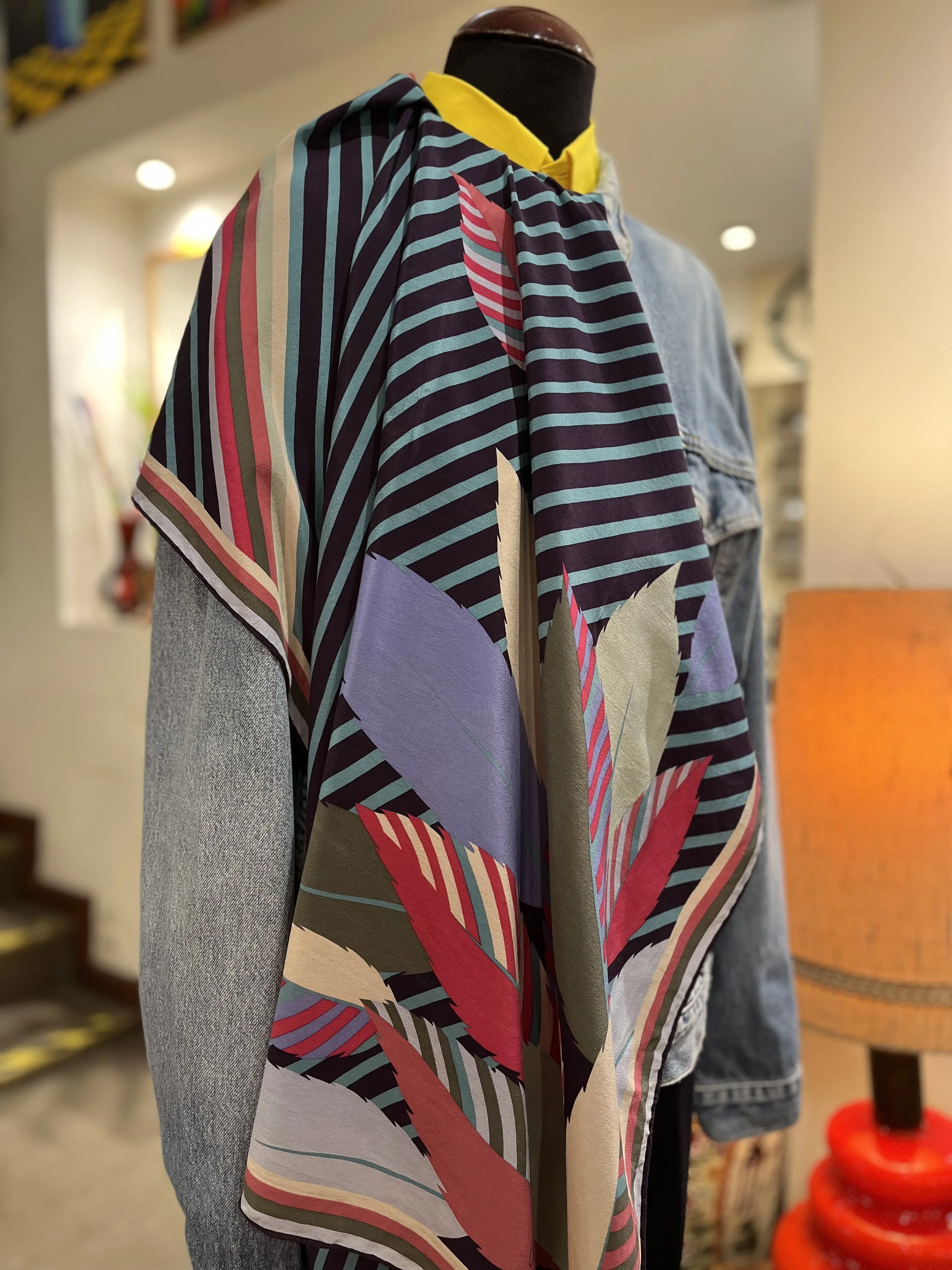 Pañuelo vintage de seda italiana Alain Delon fabricado en Como