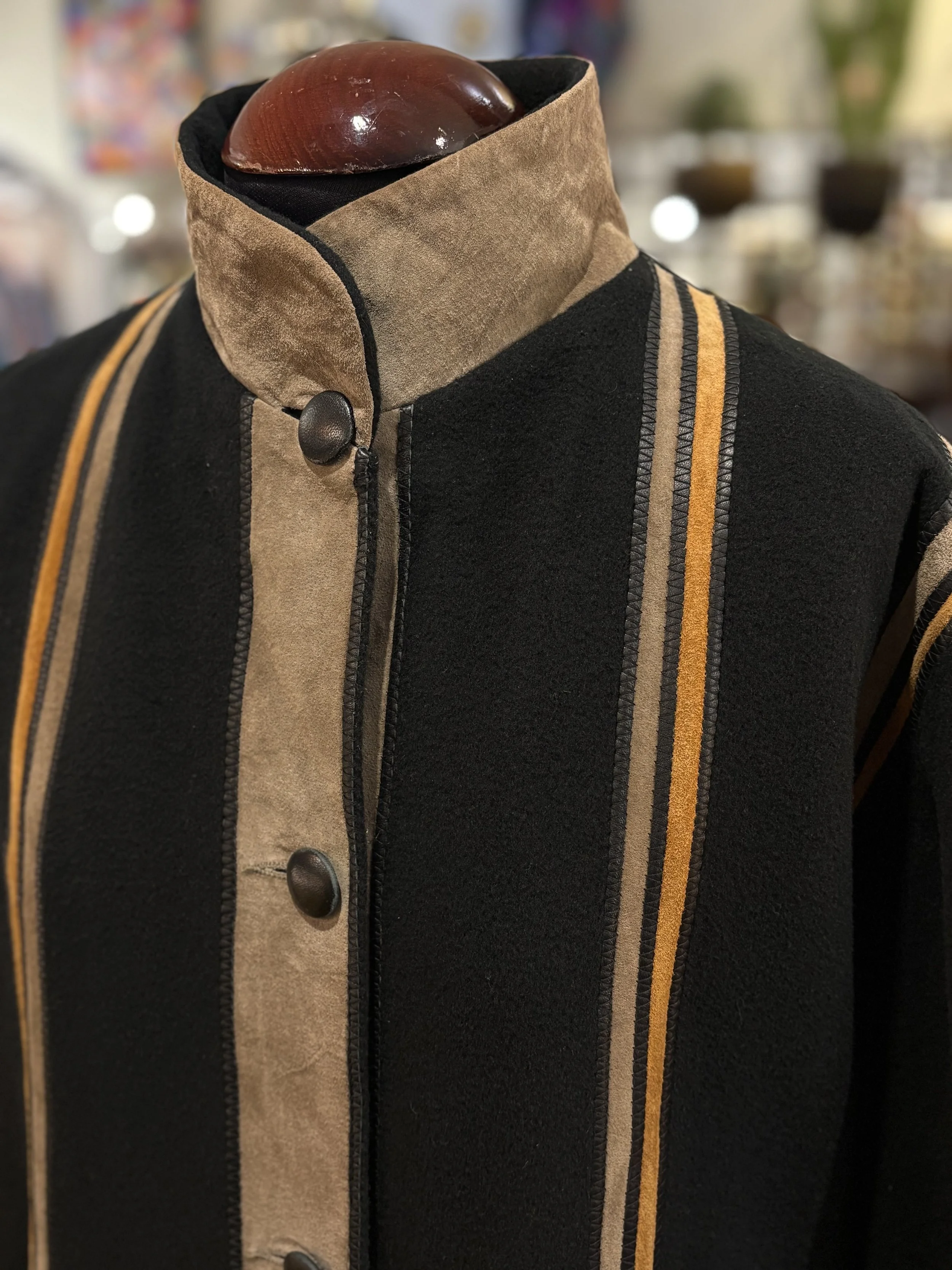 Abrigo vintage de Henri Barrau de cashmere y lana con piel de cordero made in france años 80