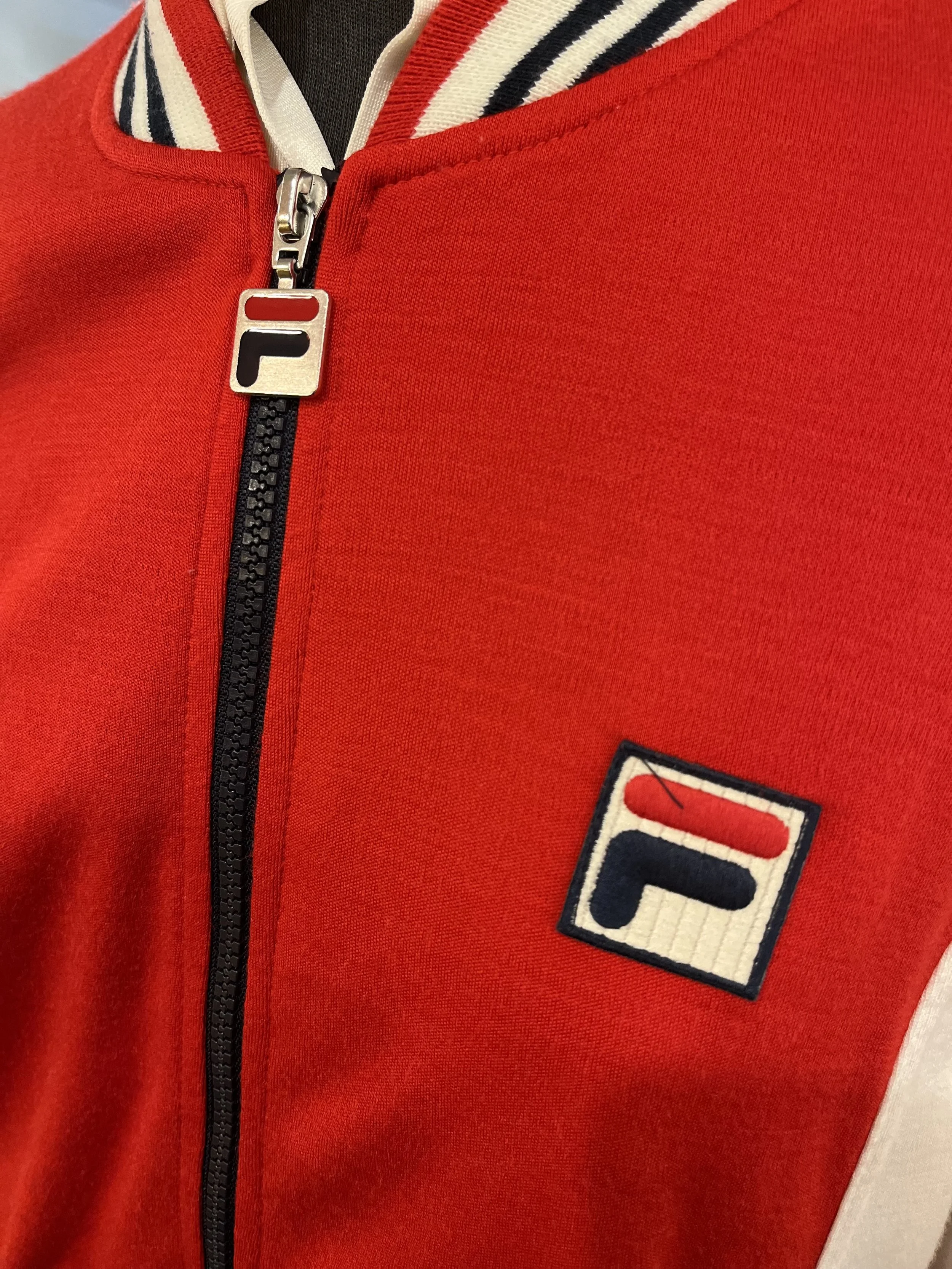 Chaqueta vintage deportiva de Fila años 90 sportswear vintage jacket