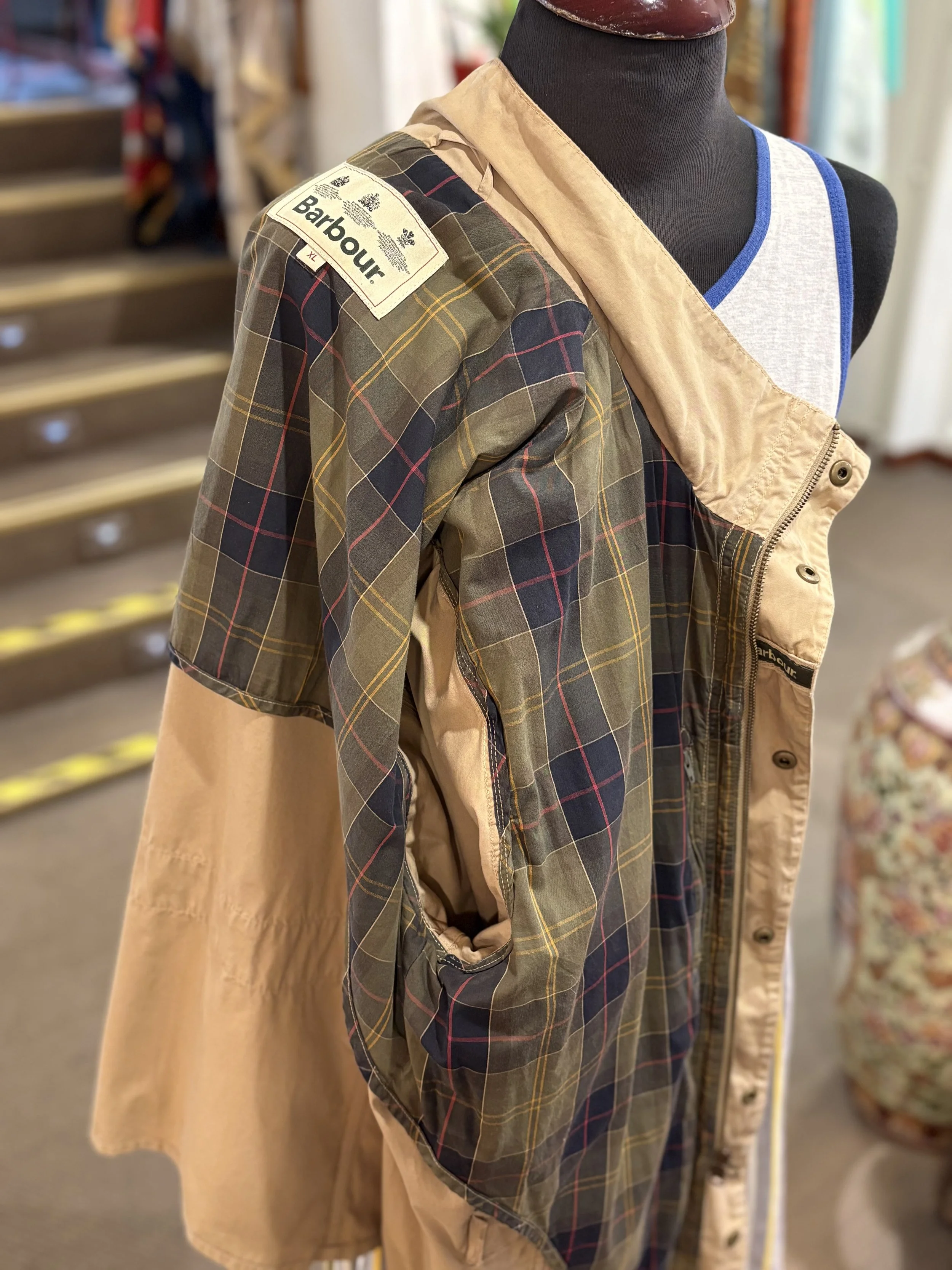 Barbour cotton jacket chaqueta safari de Barbour en color beige 100% algodón