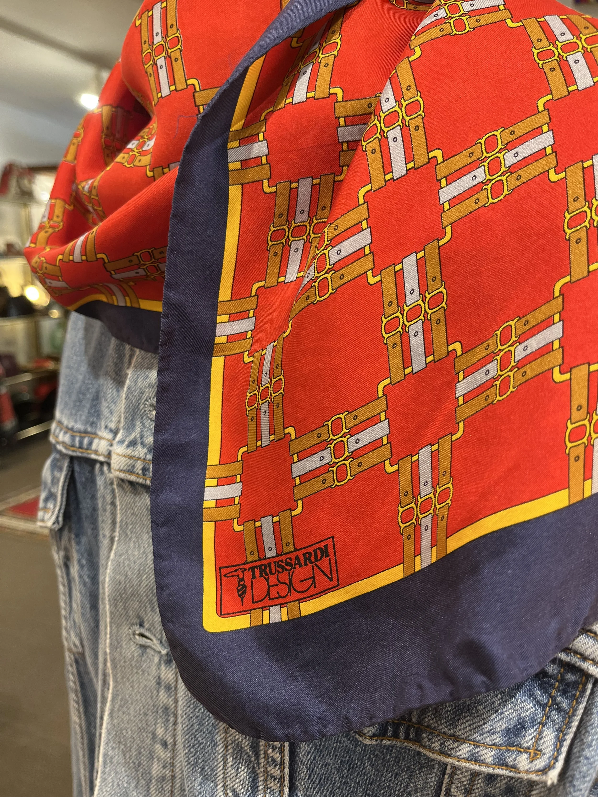 Pañuelo vintage de seda italiana de Trussardi