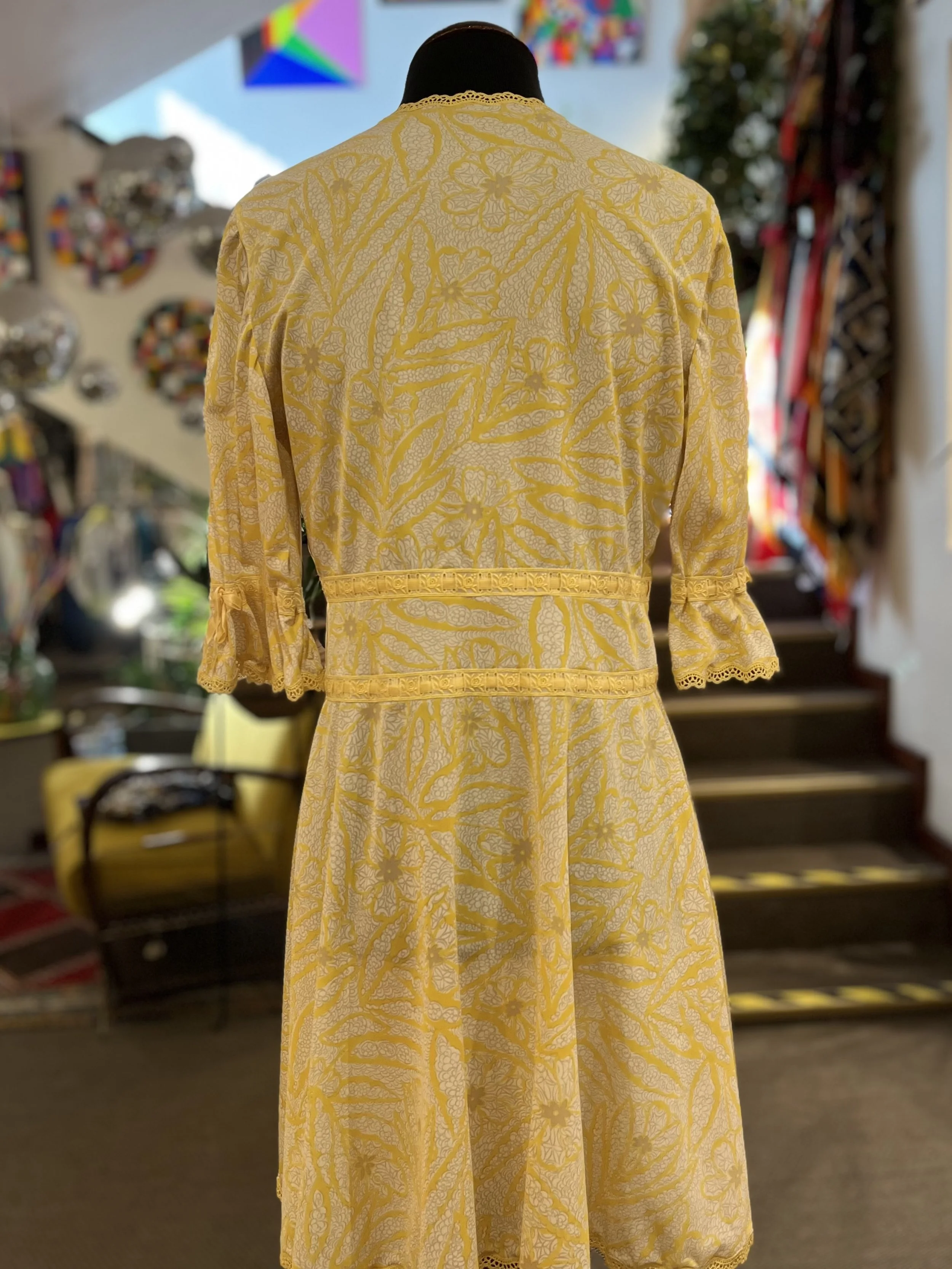 Vestido lencero vintage de Ariana made in italy años 70 en tonos pastel amarillo