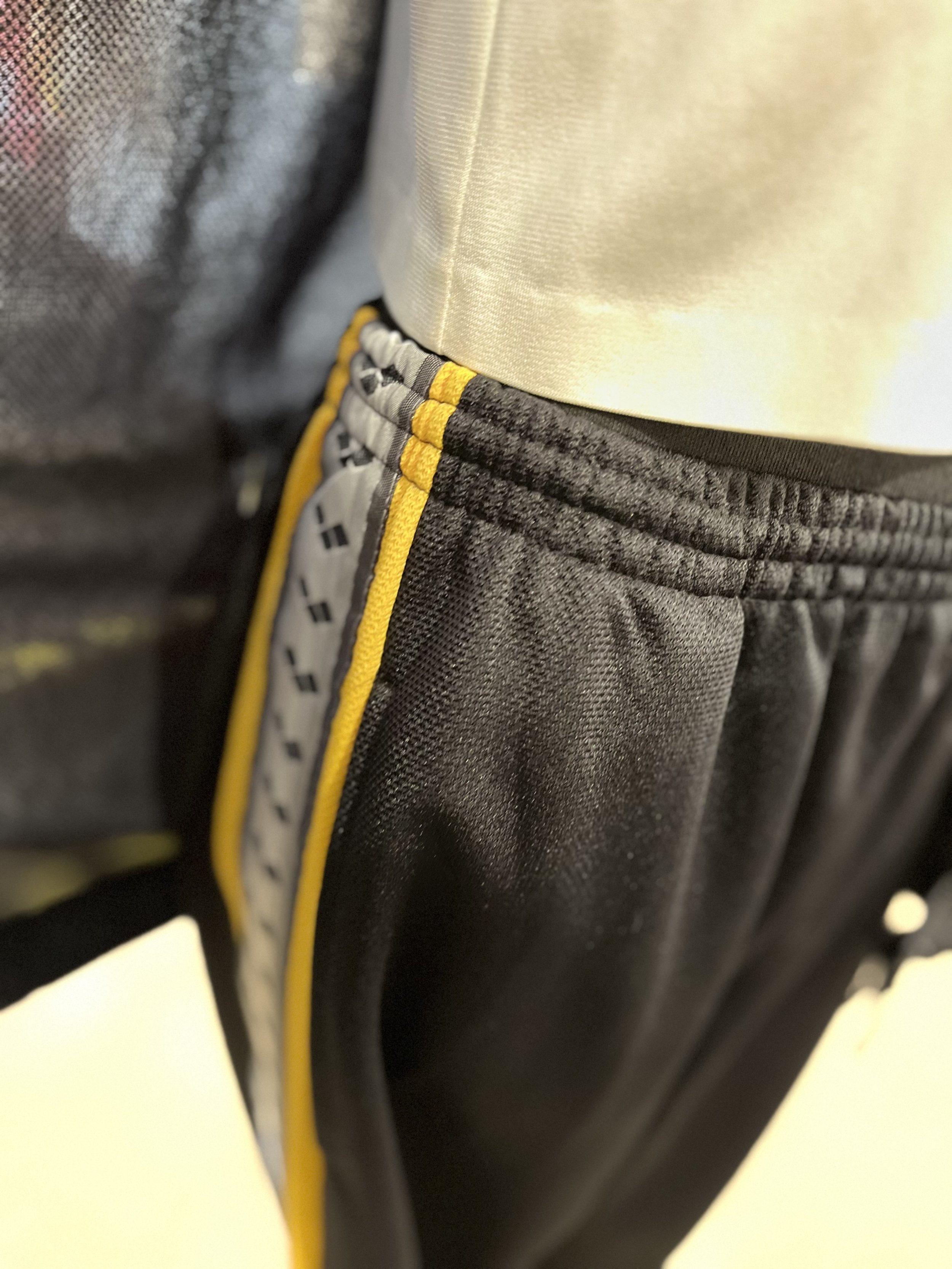 Chandal vintage de Arena años 90 made in italy en color negro