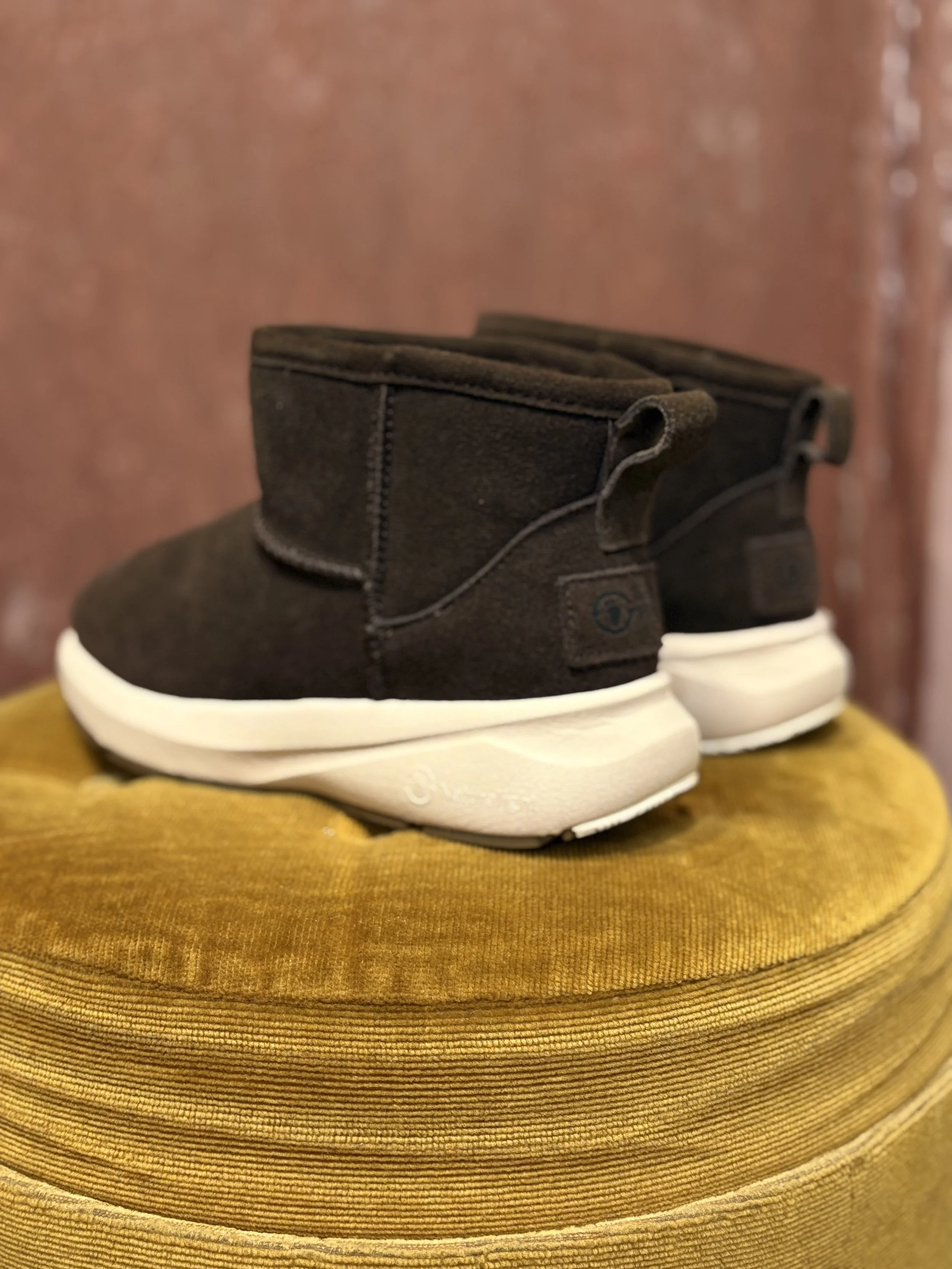 Botas Altai de Natural World piel de serraje color marrón forro de lana natural suela antideslizante