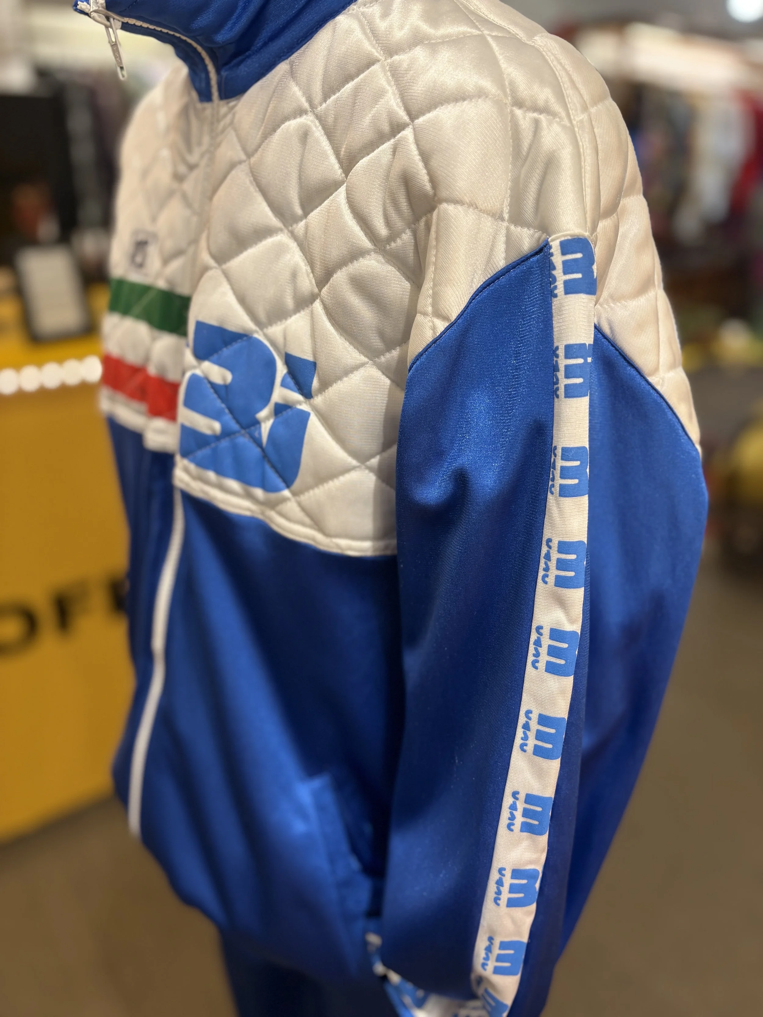 Chandal vintage italiano fabricado en los años 80 en azul y blanco, chaqueta acolchada sportswear