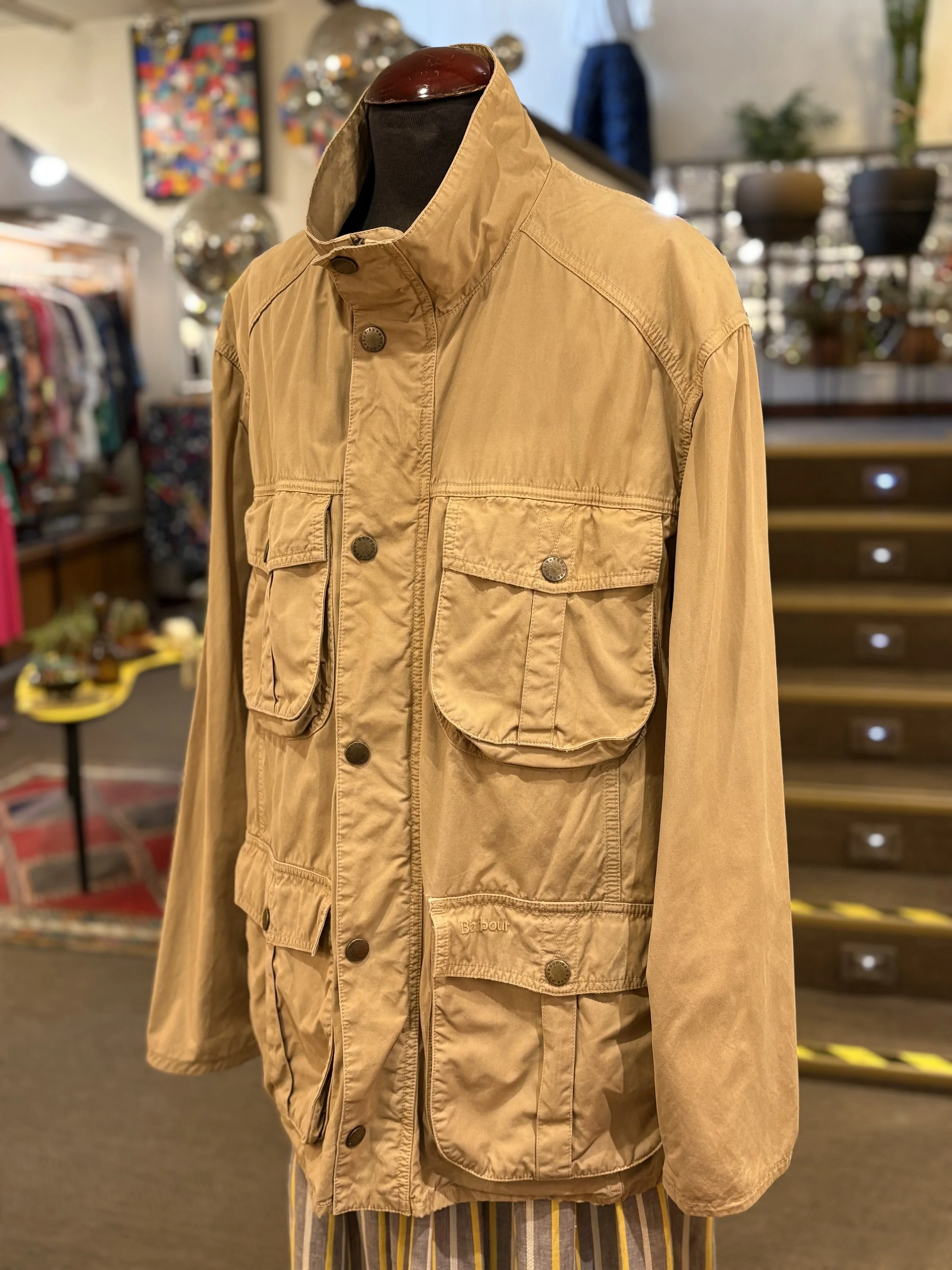 Barbour cotton jacket chaqueta safari de Barbour en color beige 100% algodón