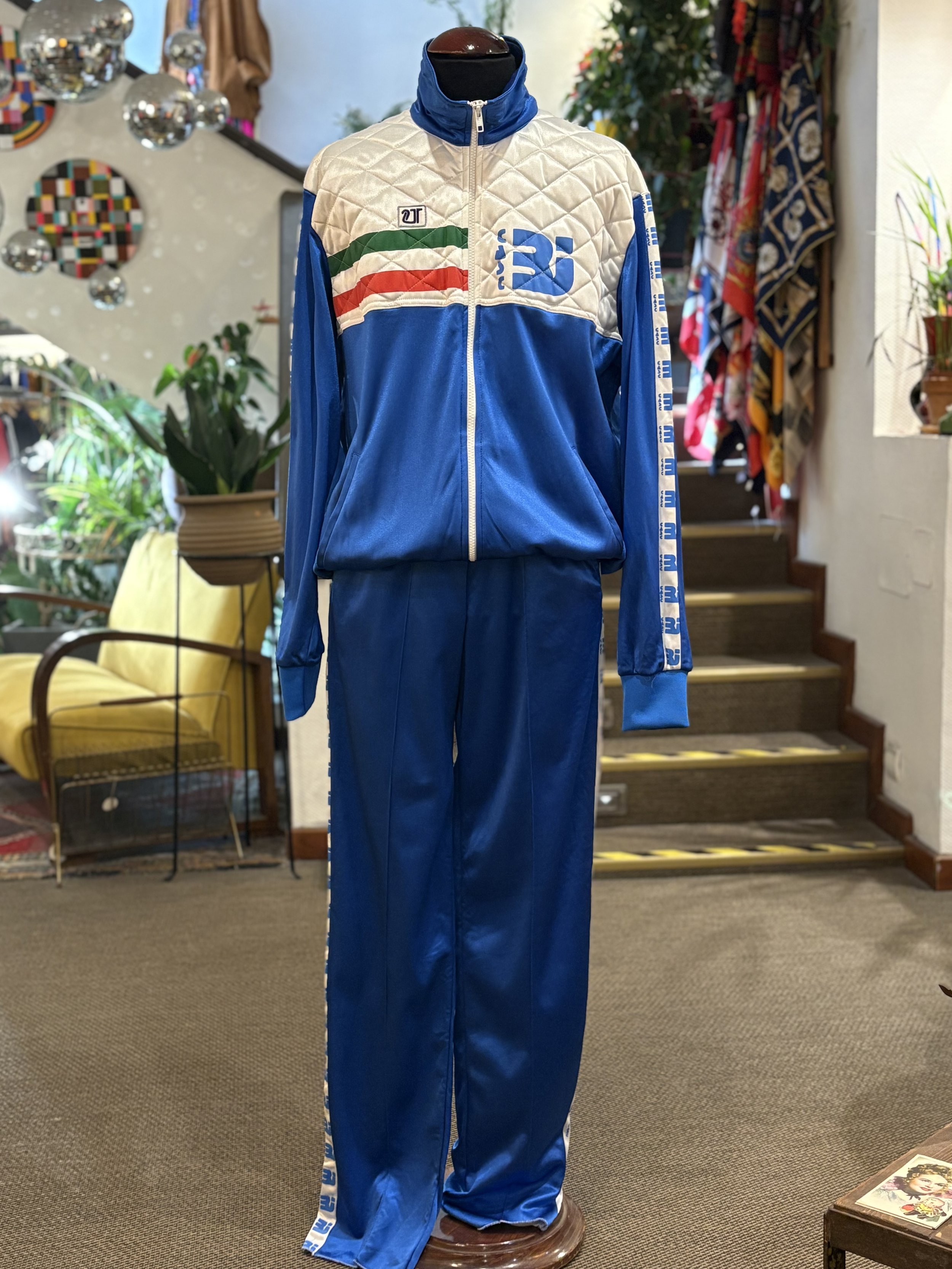 Chandal vintage italiano fabricado en los años 80 en azul y blanco, chaqueta acolchada sportswear