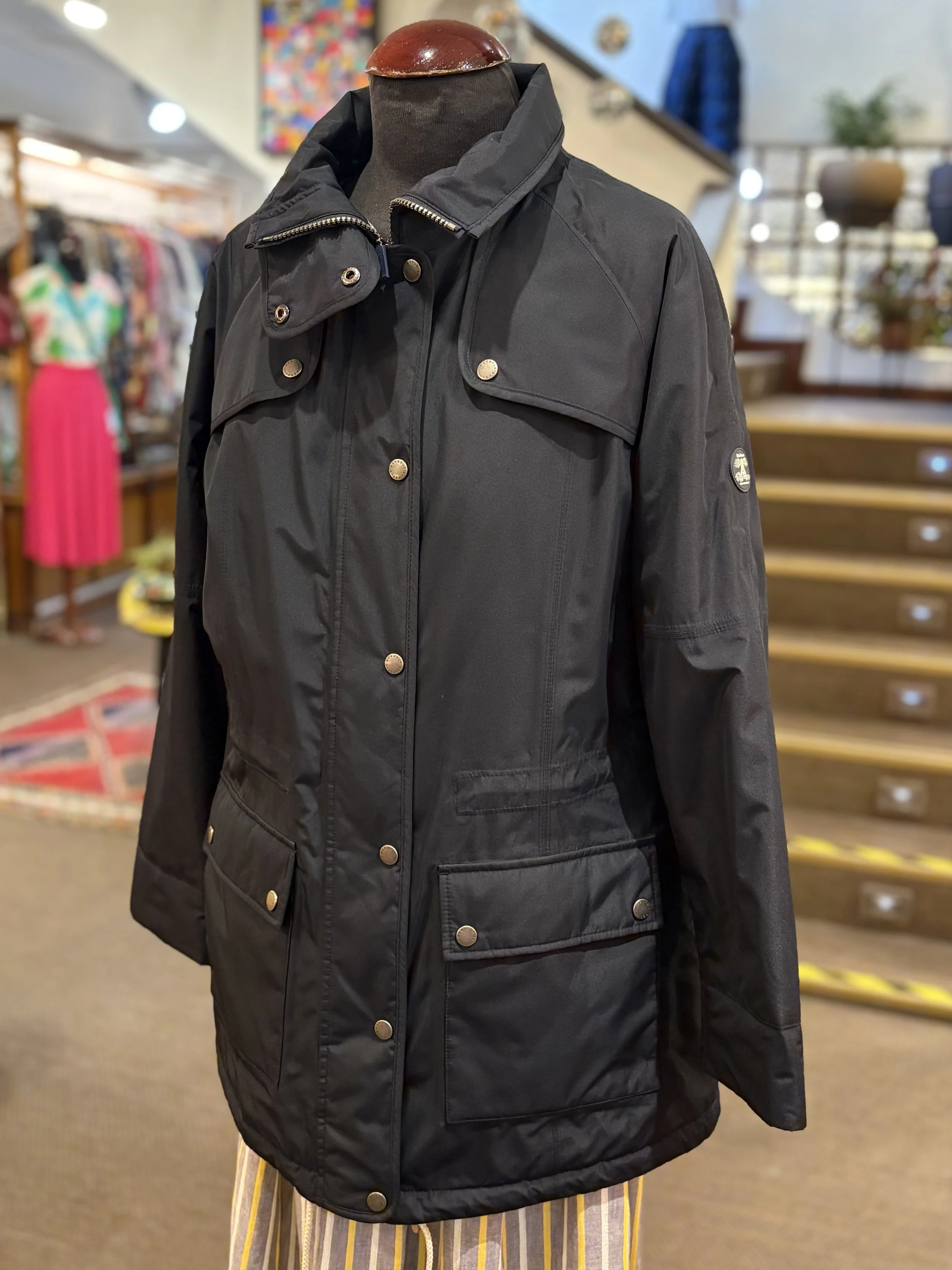 Chaqueta Barbour técnica impermable en color navy forro acolchado años 2000