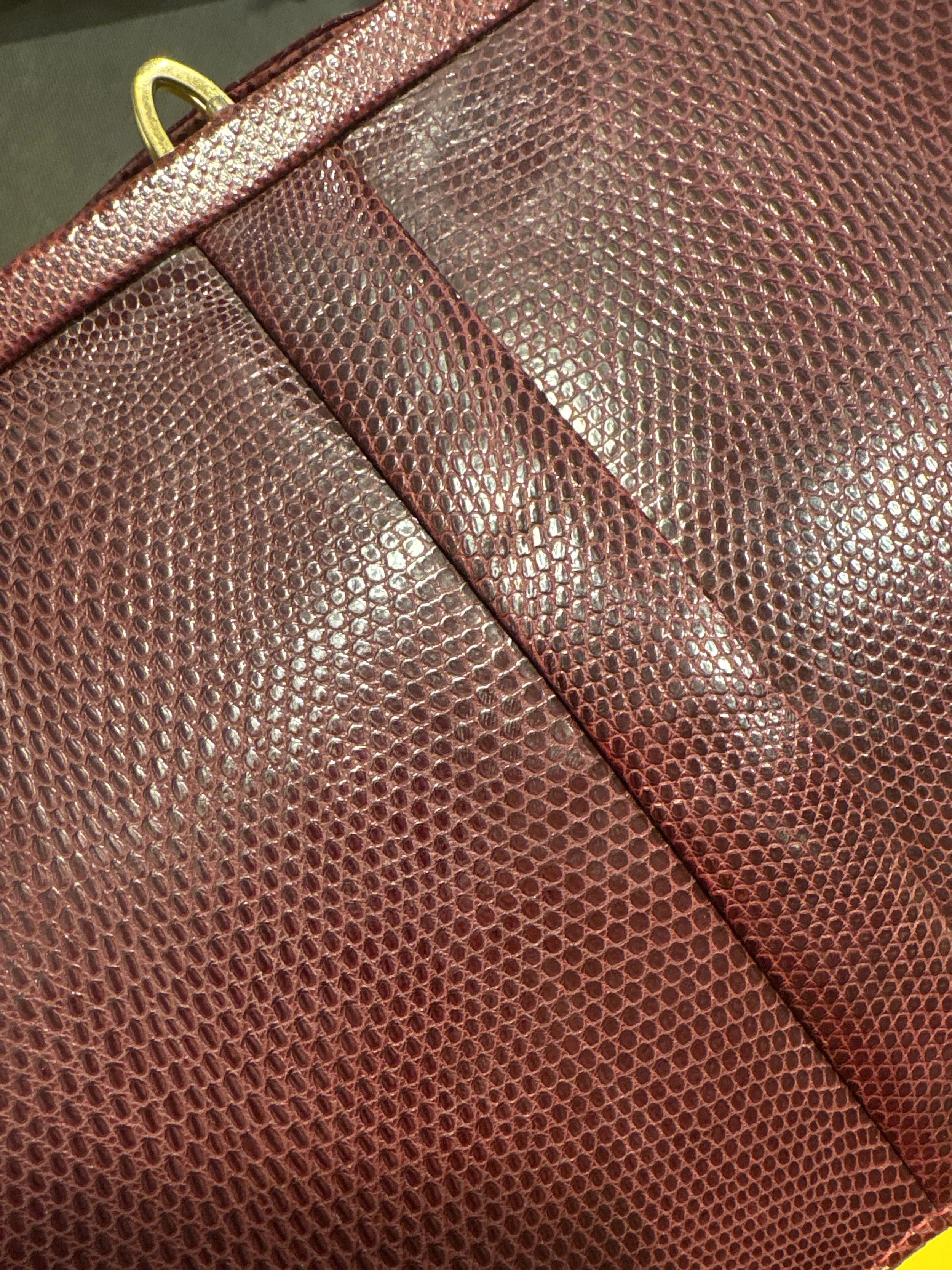 Bolso vintage de Mappin & Webb de piel de lagarto burdeos años 50