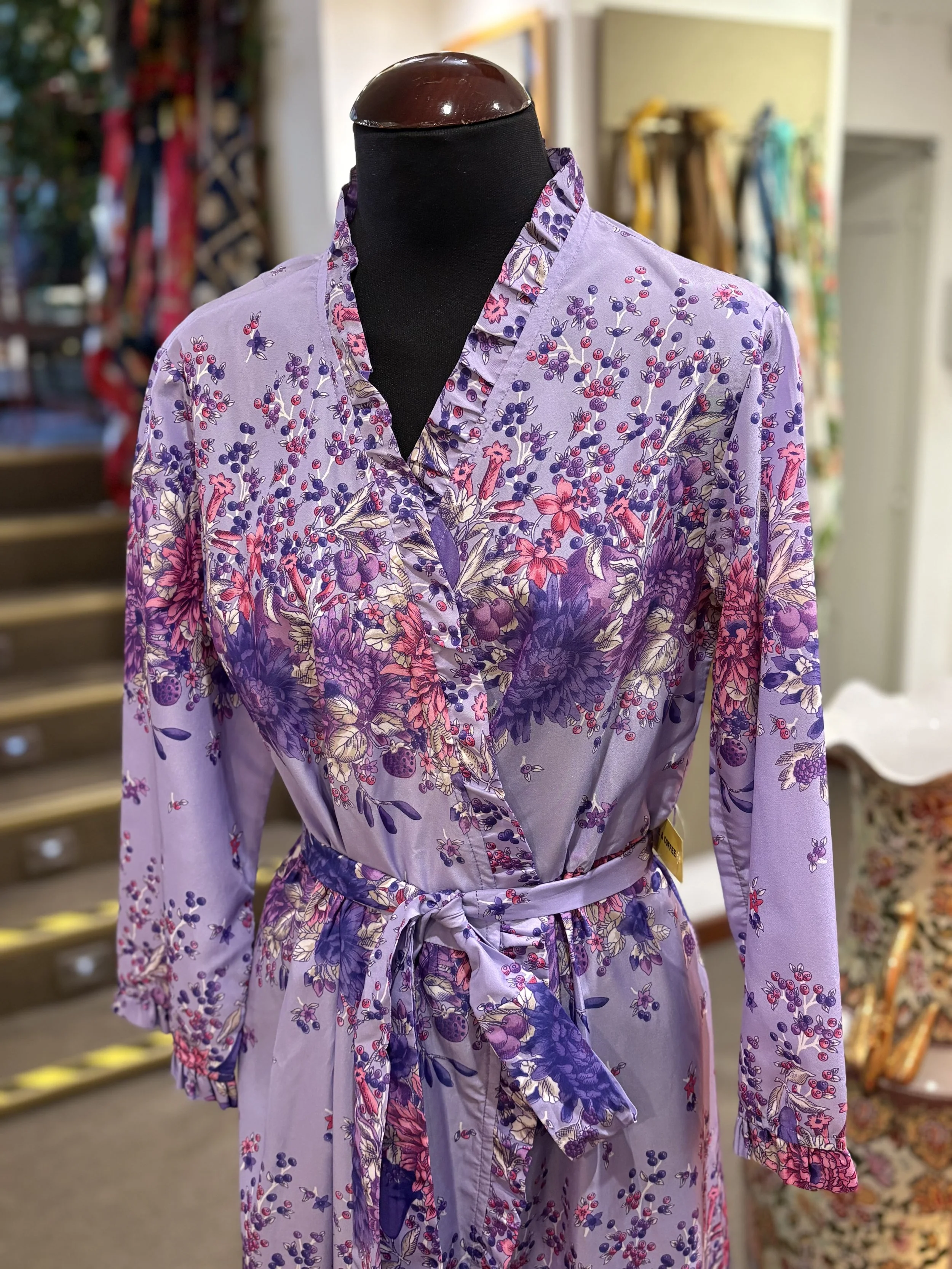 Vestido bata lencero vintage en tonos lavanda años 70 made in Europe