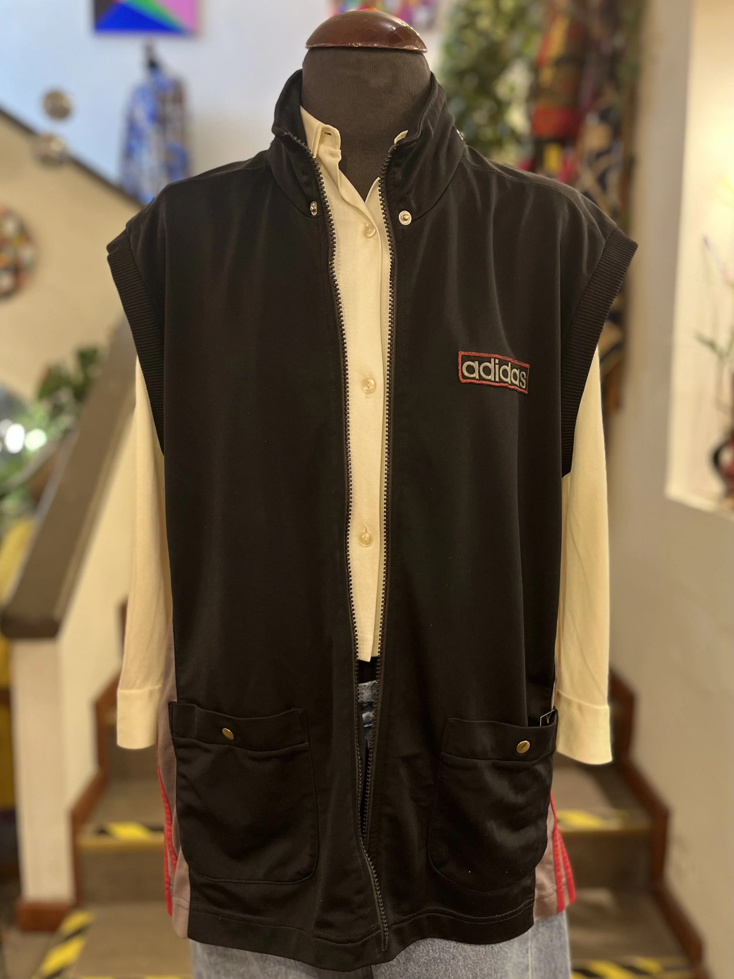 Chaleco deportivo vintage de Adidas Y2K con bolsillos frontales