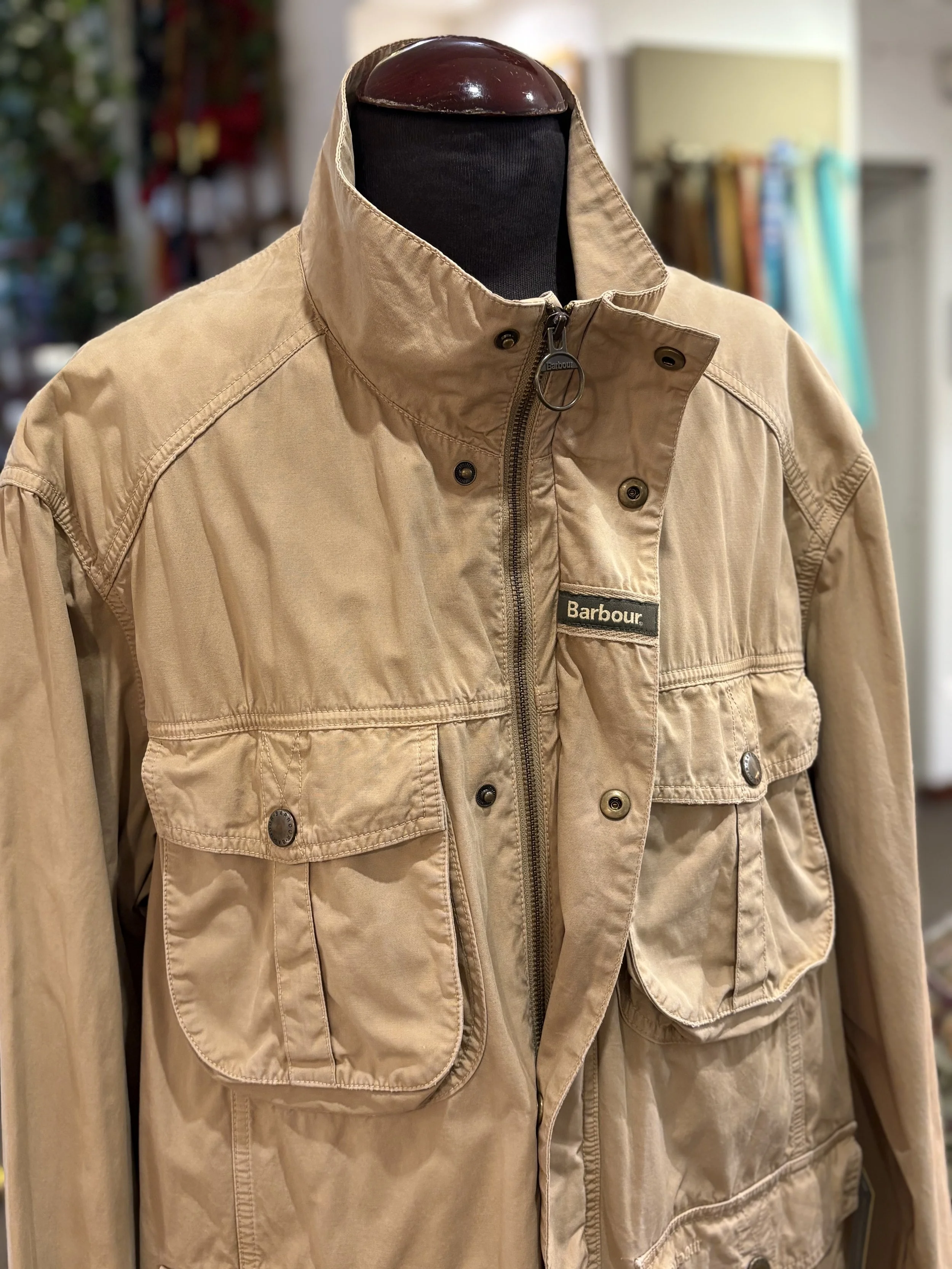Barbour cotton jacket chaqueta safari de Barbour en color beige 100% algodón