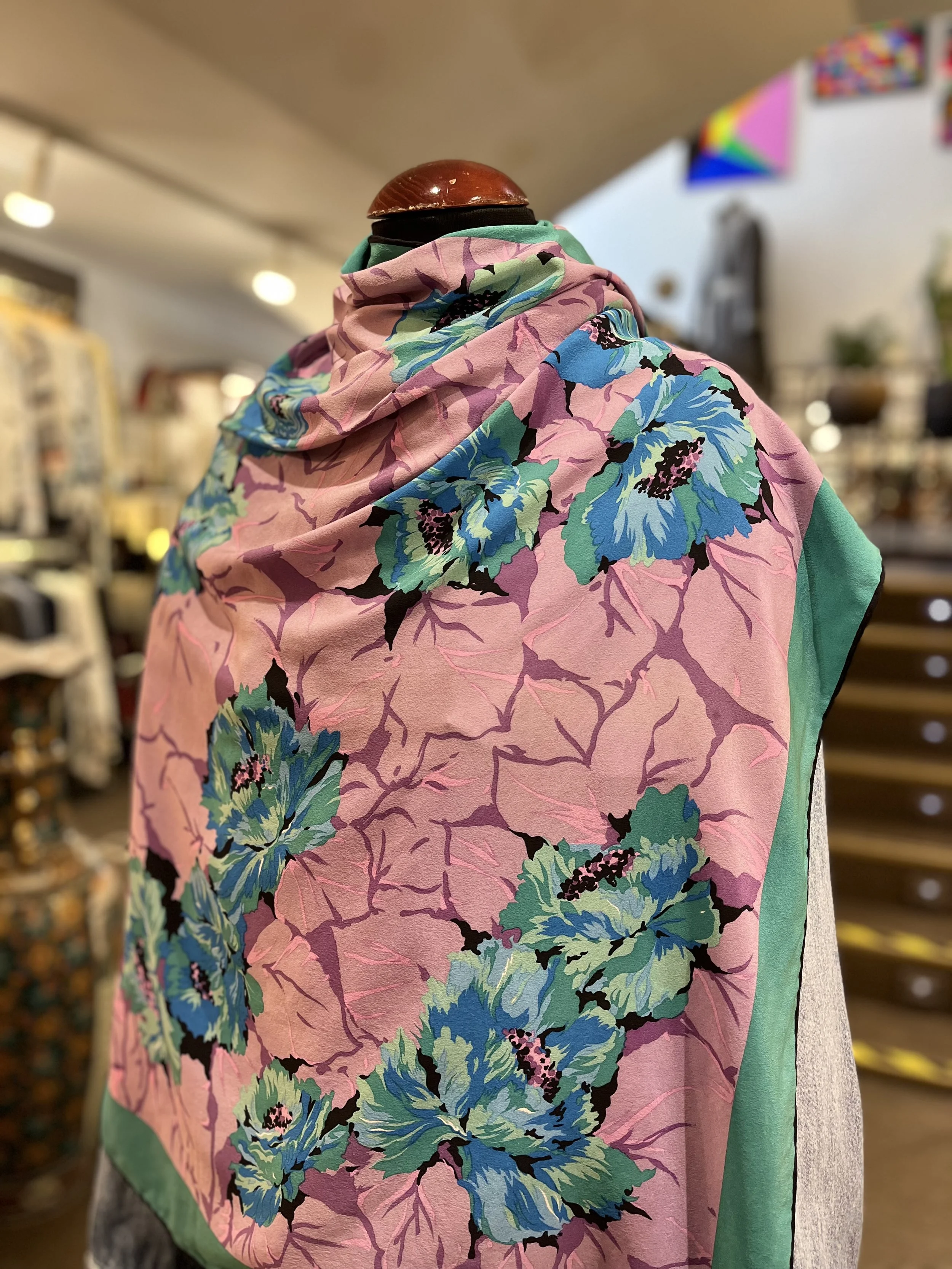 Pañuelo vintage de seda Yves Manuel made in france