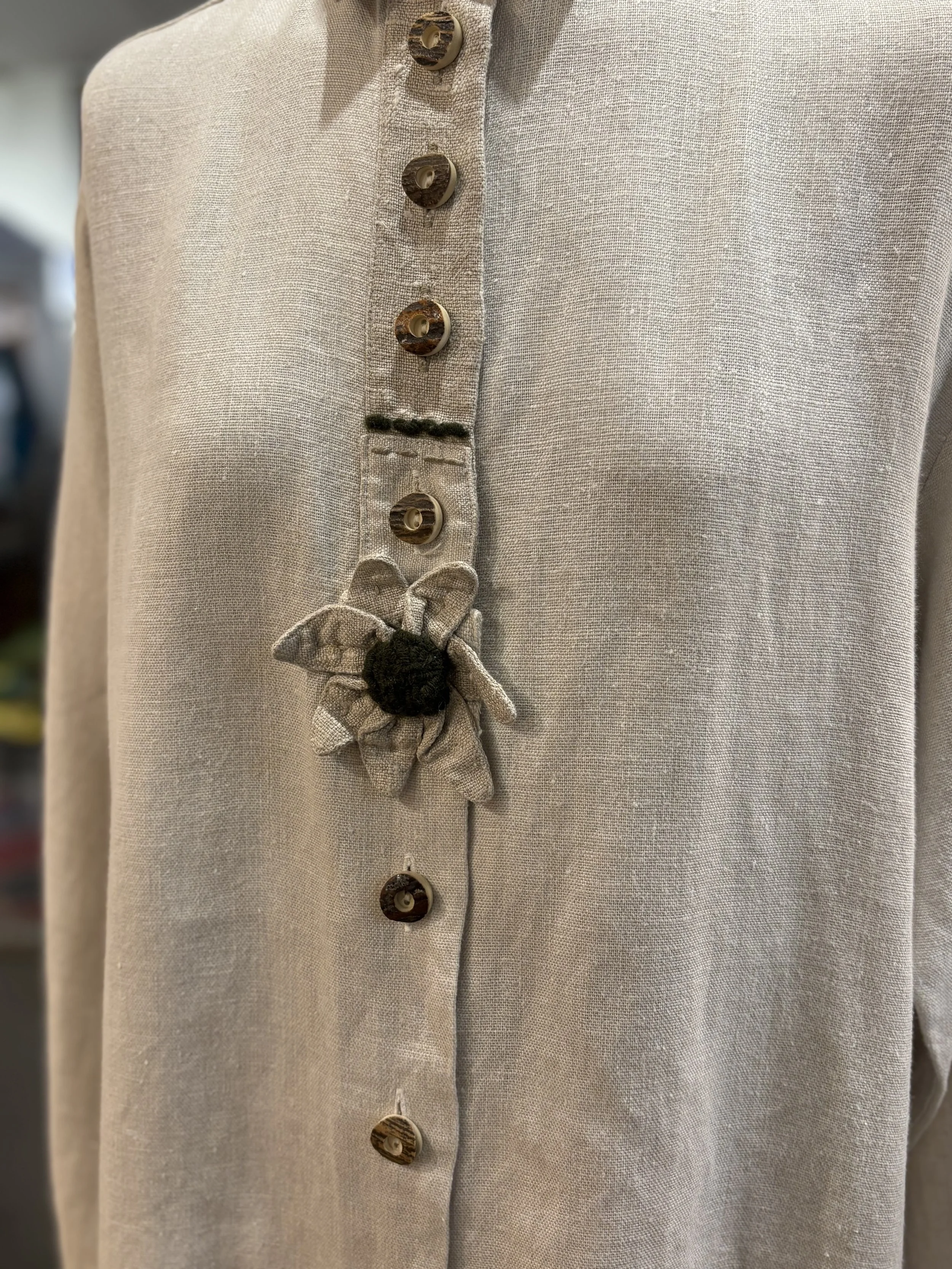 Camisa vintage tirolesa de Amann Austria camisa 100% lino tono beige
