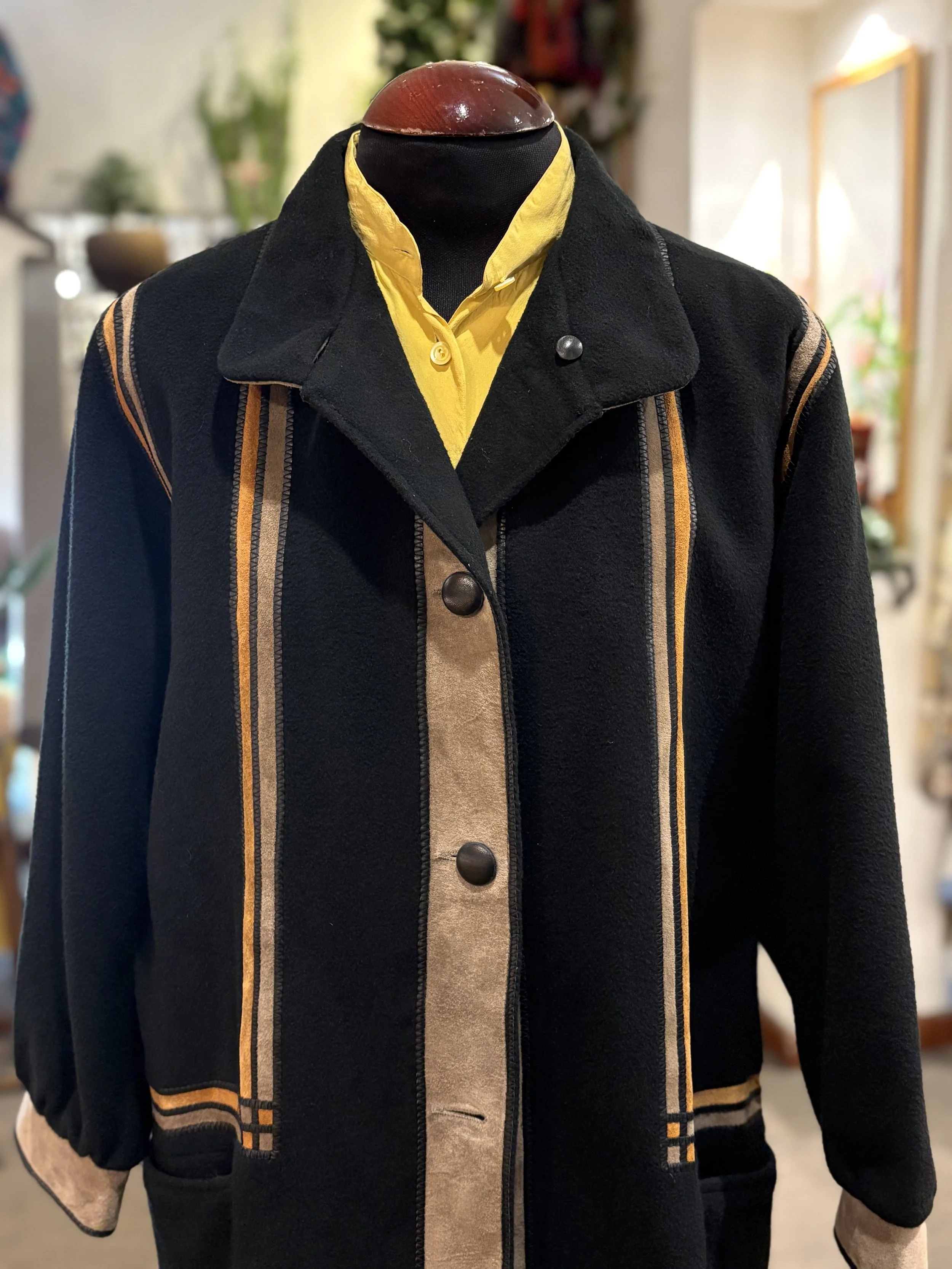 Abrigo vintage de Henri Barrau de cashmere y lana con piel de cordero made in france años 80