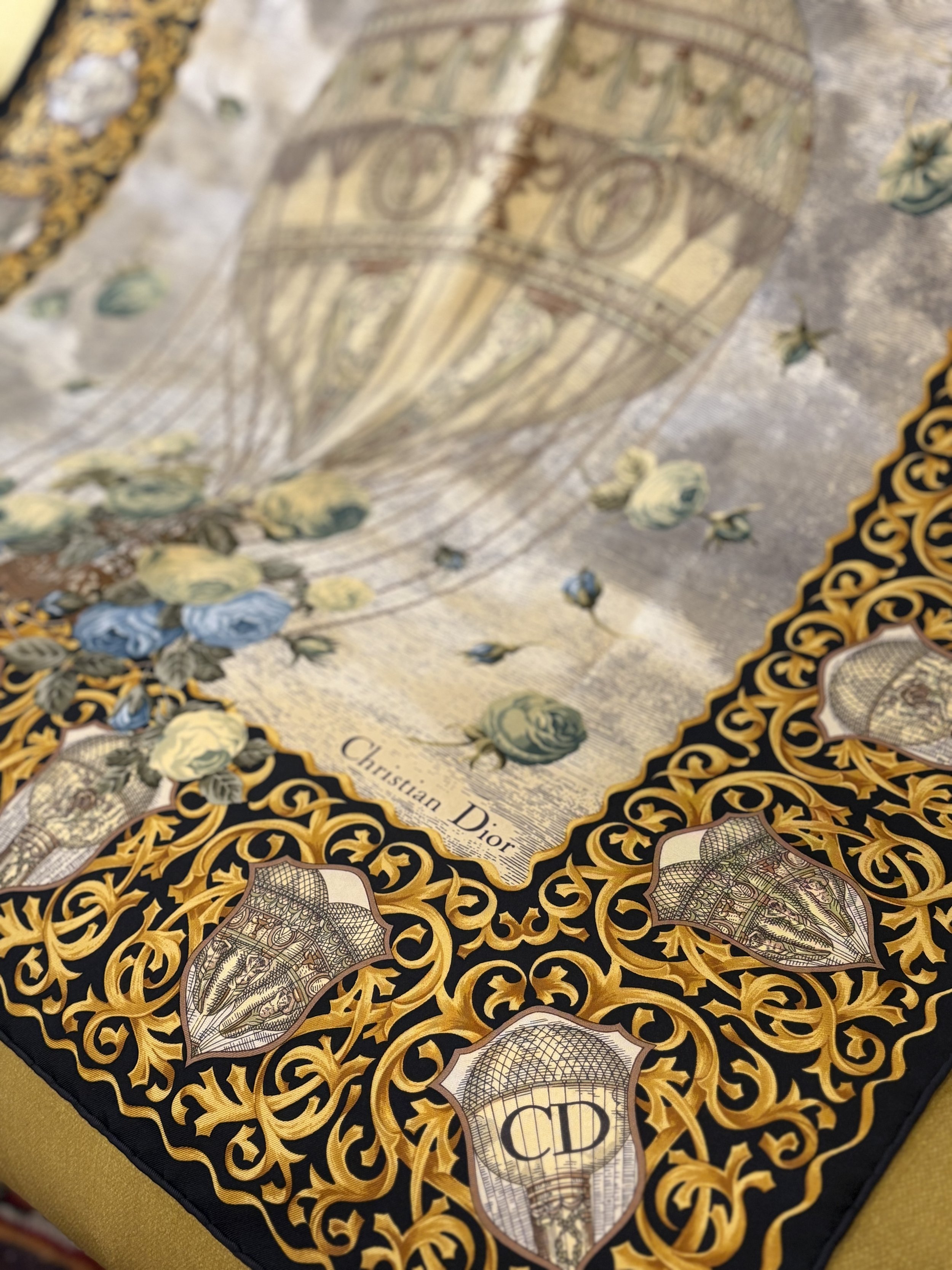 Pañuelo vintage de seda twill de Christian Dior años 80 globo aerostatico