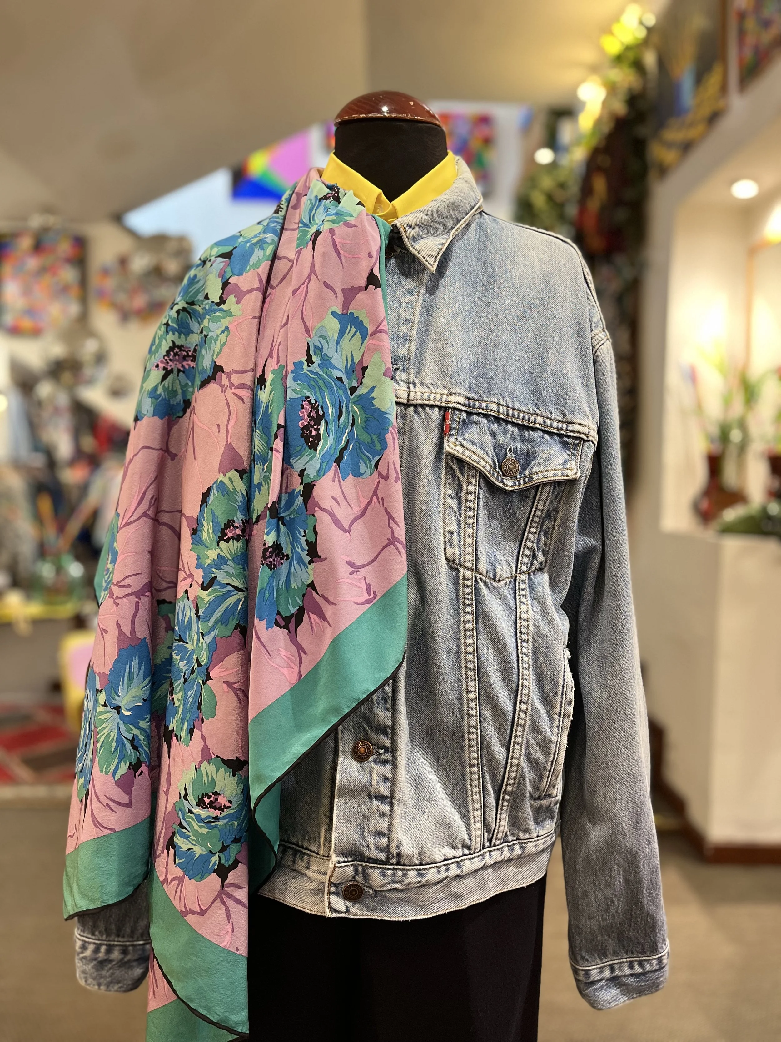 Pañuelo vintage de seda Yves Manuel made in france