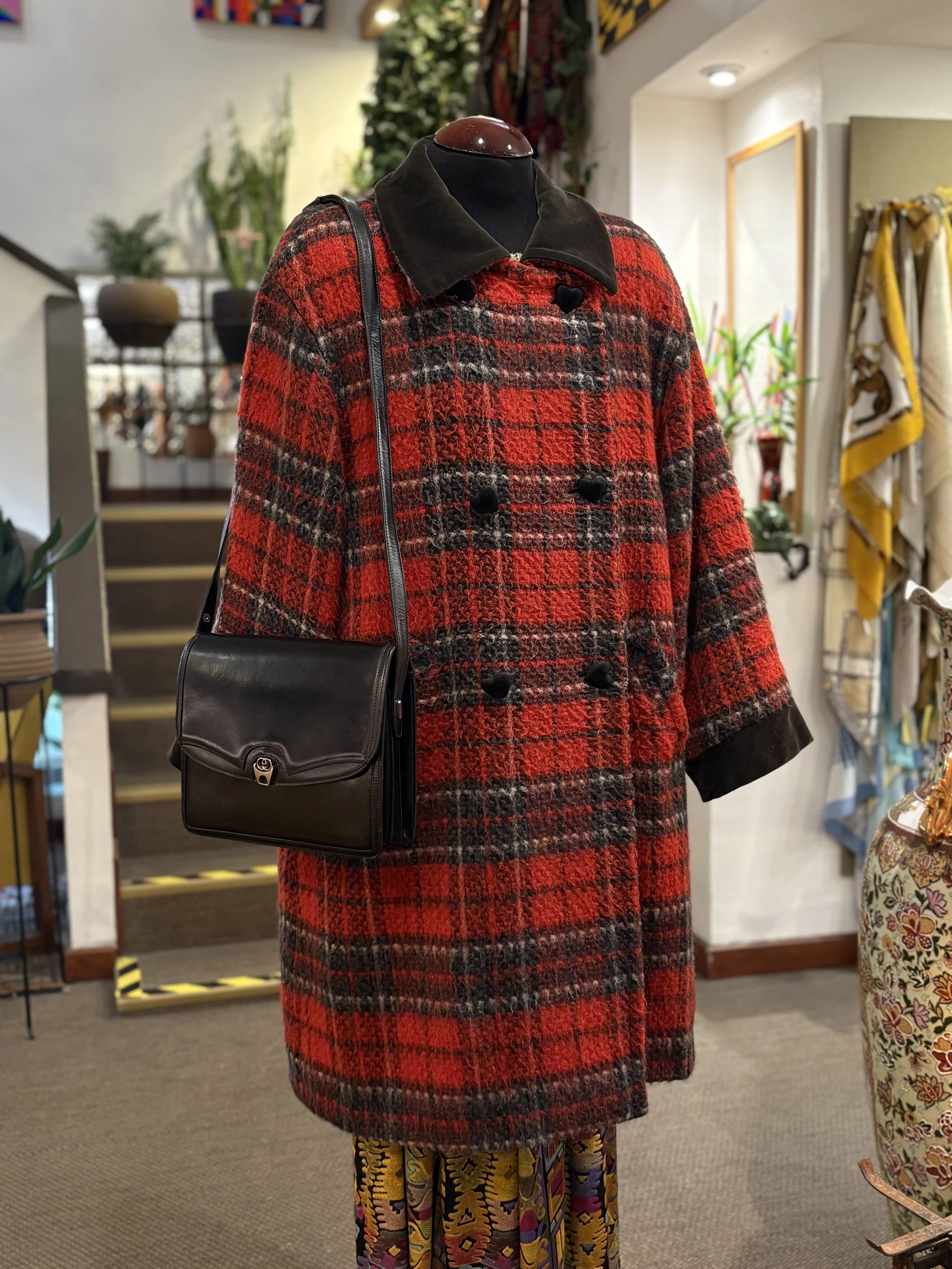 Bolso vintage Gucci estructurado de piel en color negro años 70/80