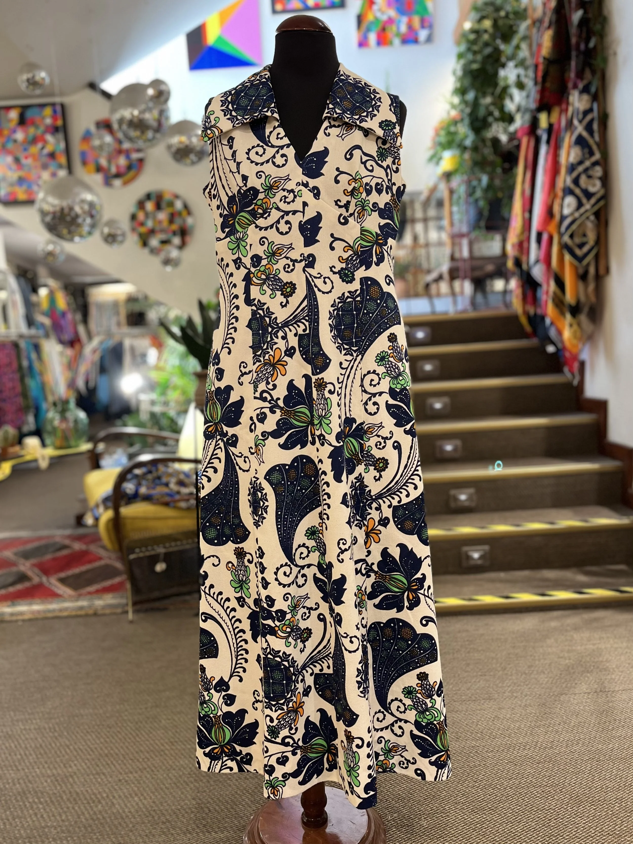 Vestido vintage sin mangas años 70 punto de poliester tipo mod o boho