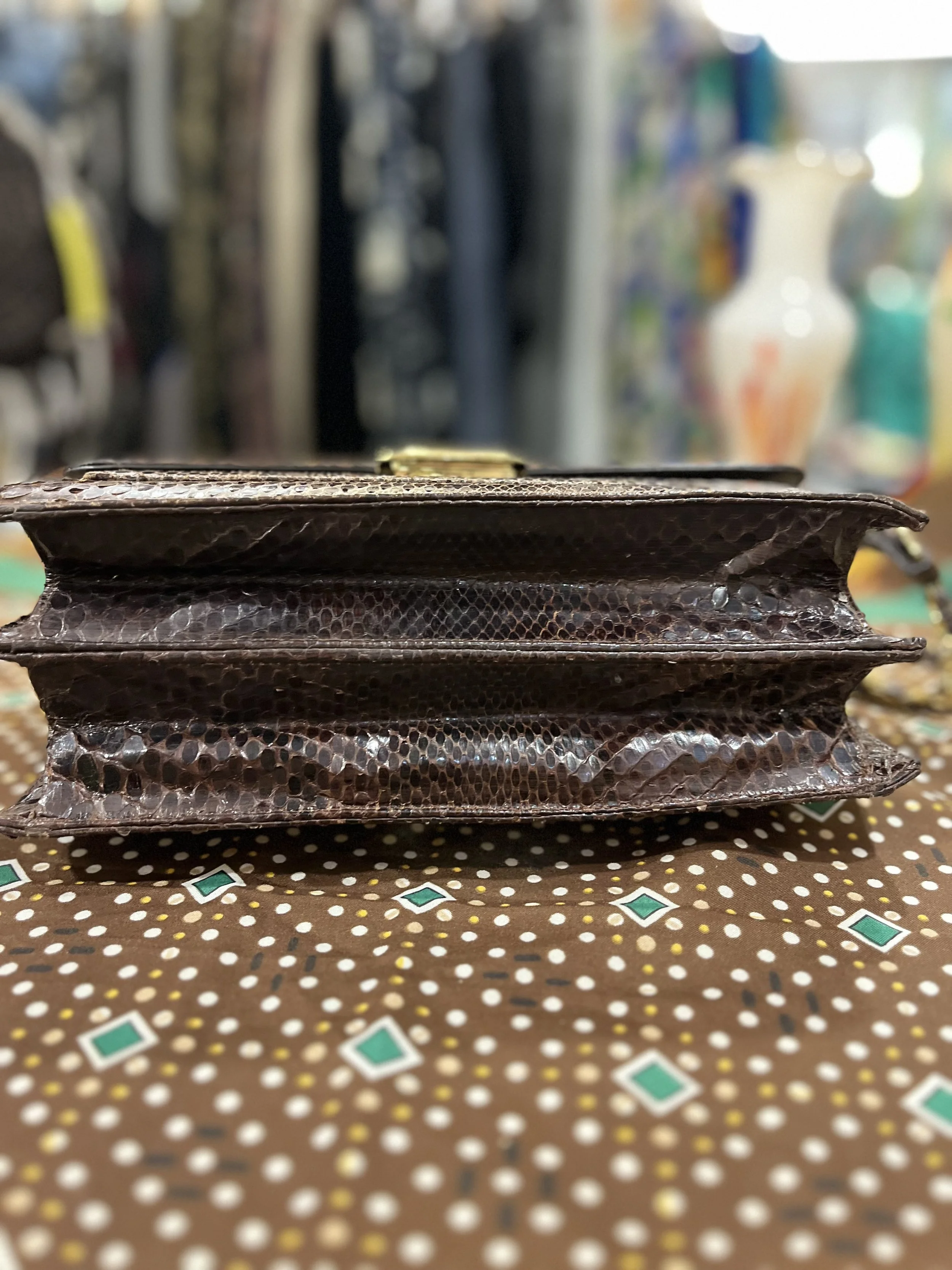 Bolso vintage de serpiente para hombro o cruzado años 70 color marrón