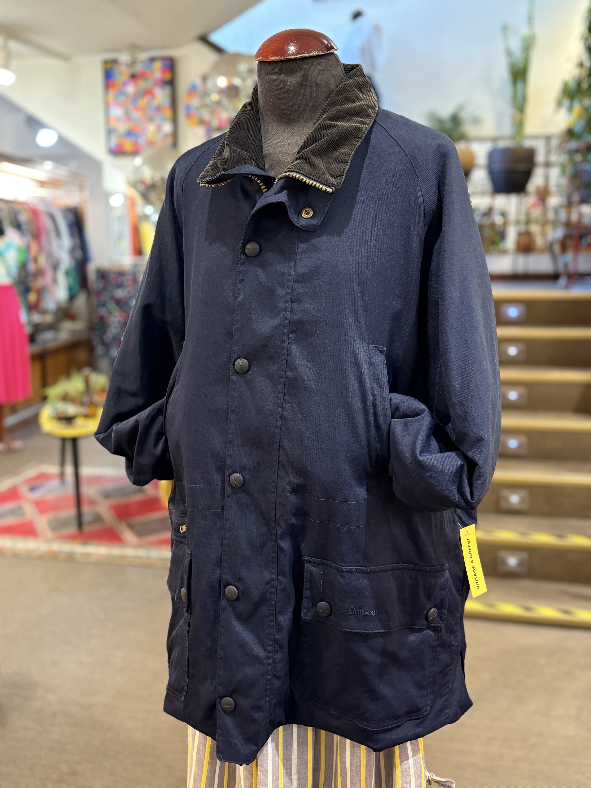 Barbour jacket en color navy forro cuadros prenda técnica impermeable años 2000