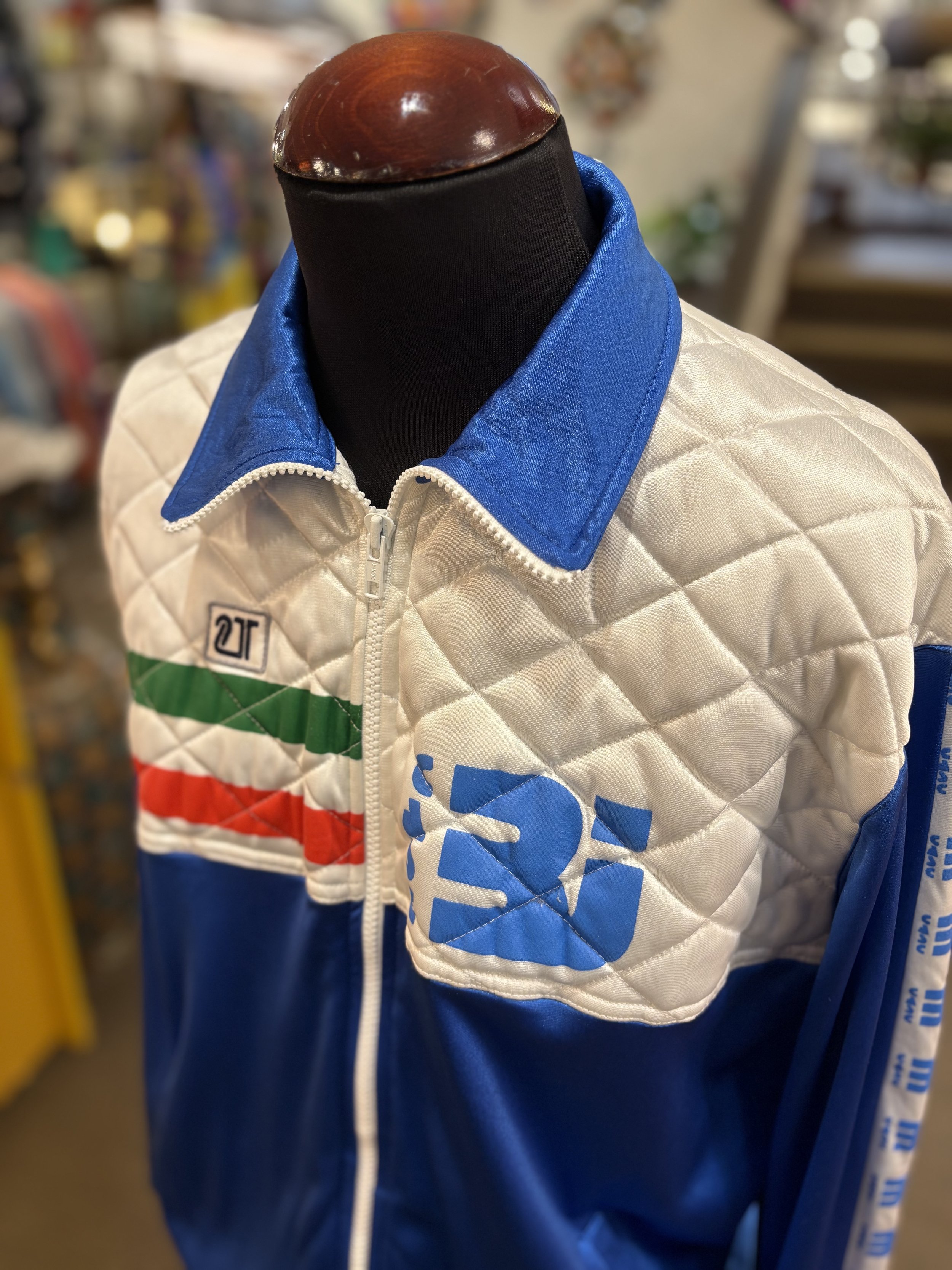 Chandal vintage italiano fabricado en los años 80 en azul y blanco, chaqueta acolchada sportswear