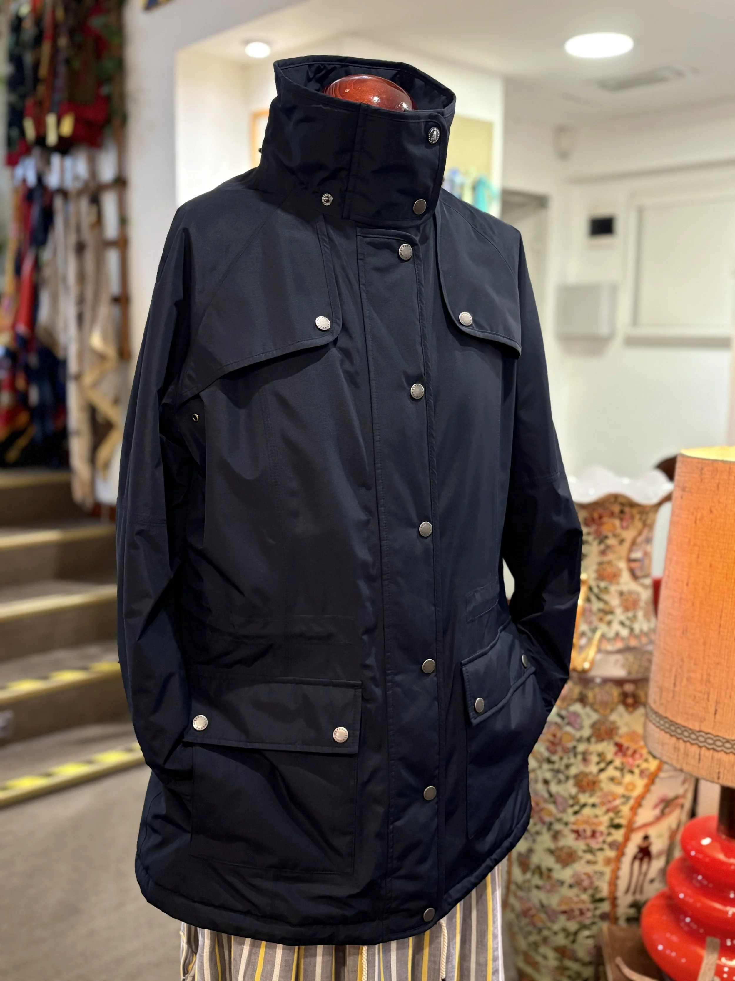 Chaqueta Barbour técnica impermable en color navy forro acolchado años 2000