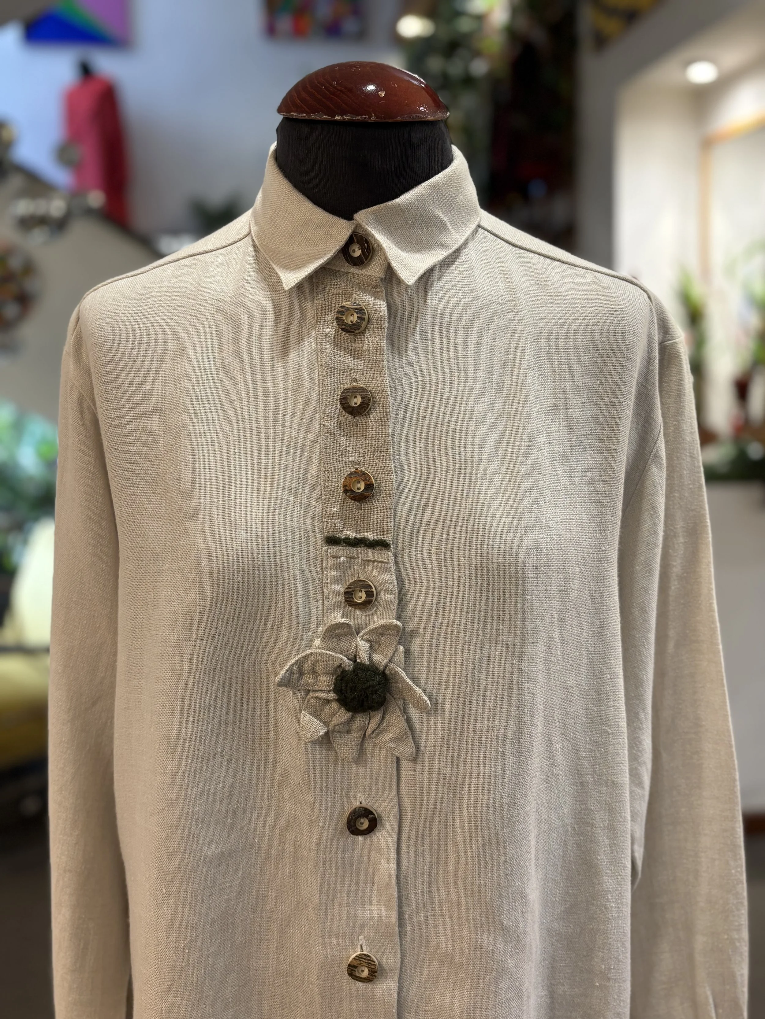 Camisa vintage tirolesa de Amann Austria camisa 100% lino tono beige