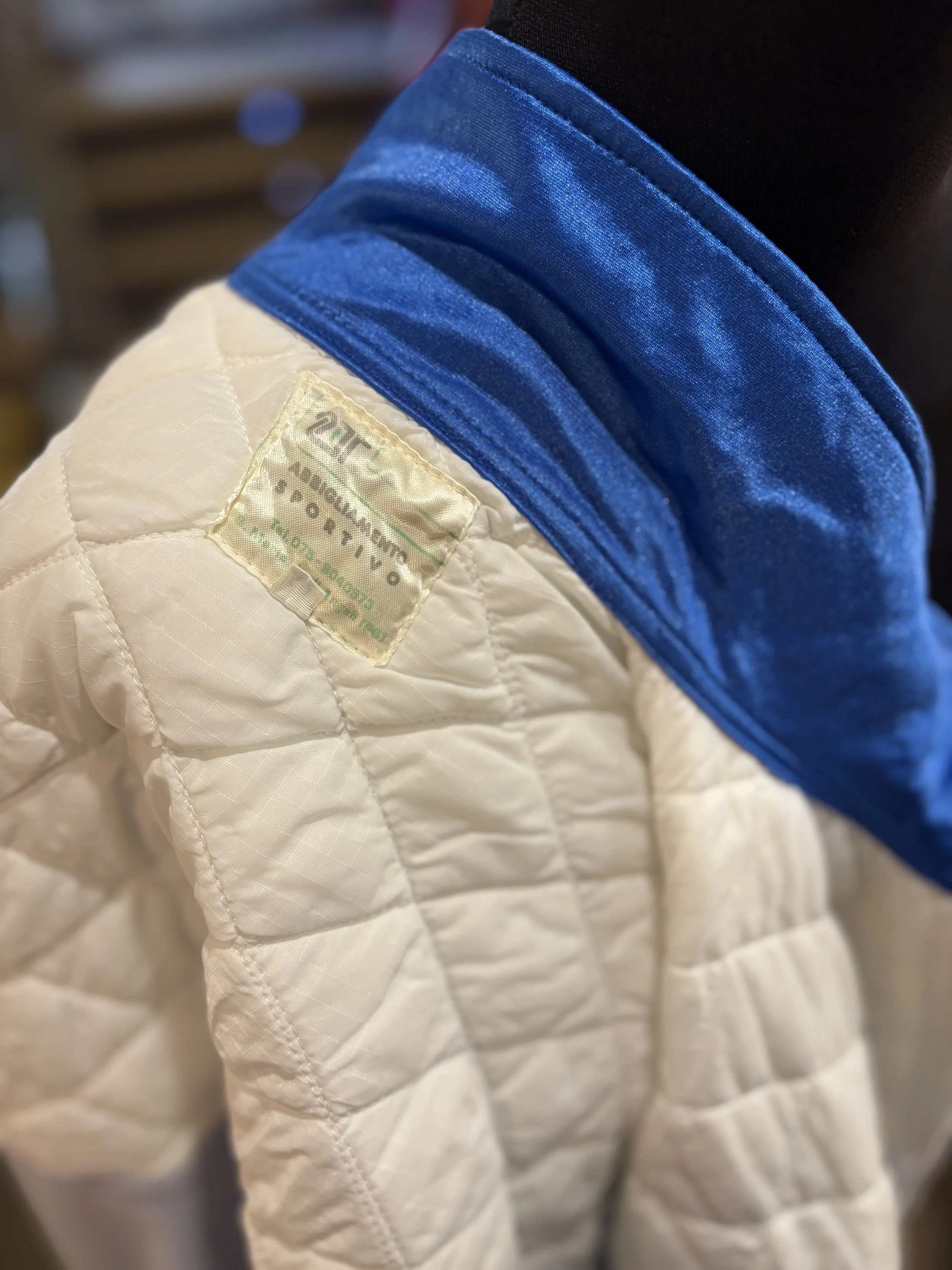 Chandal vintage italiano fabricado en los años 80 en azul y blanco, chaqueta acolchada sportswear